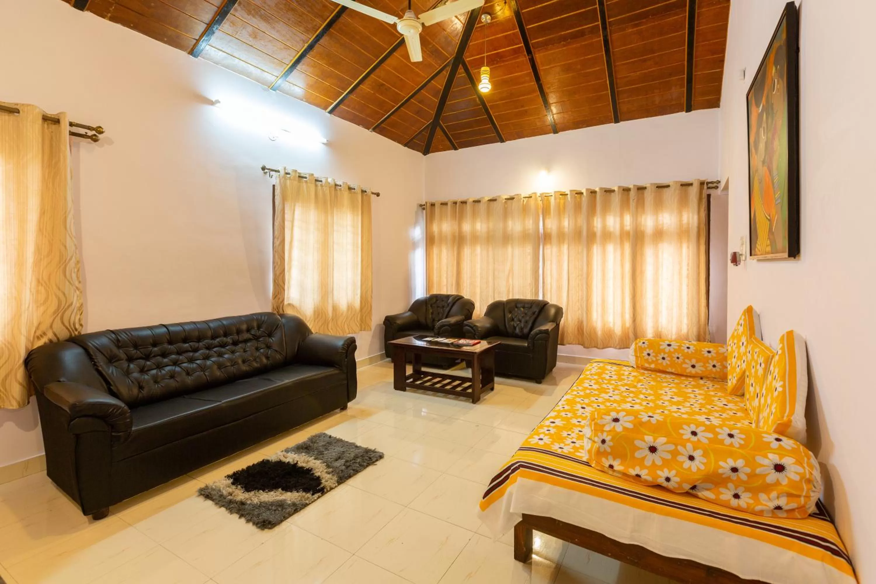 Bed in KSTDC Hotel Mayura Velapuri Belur