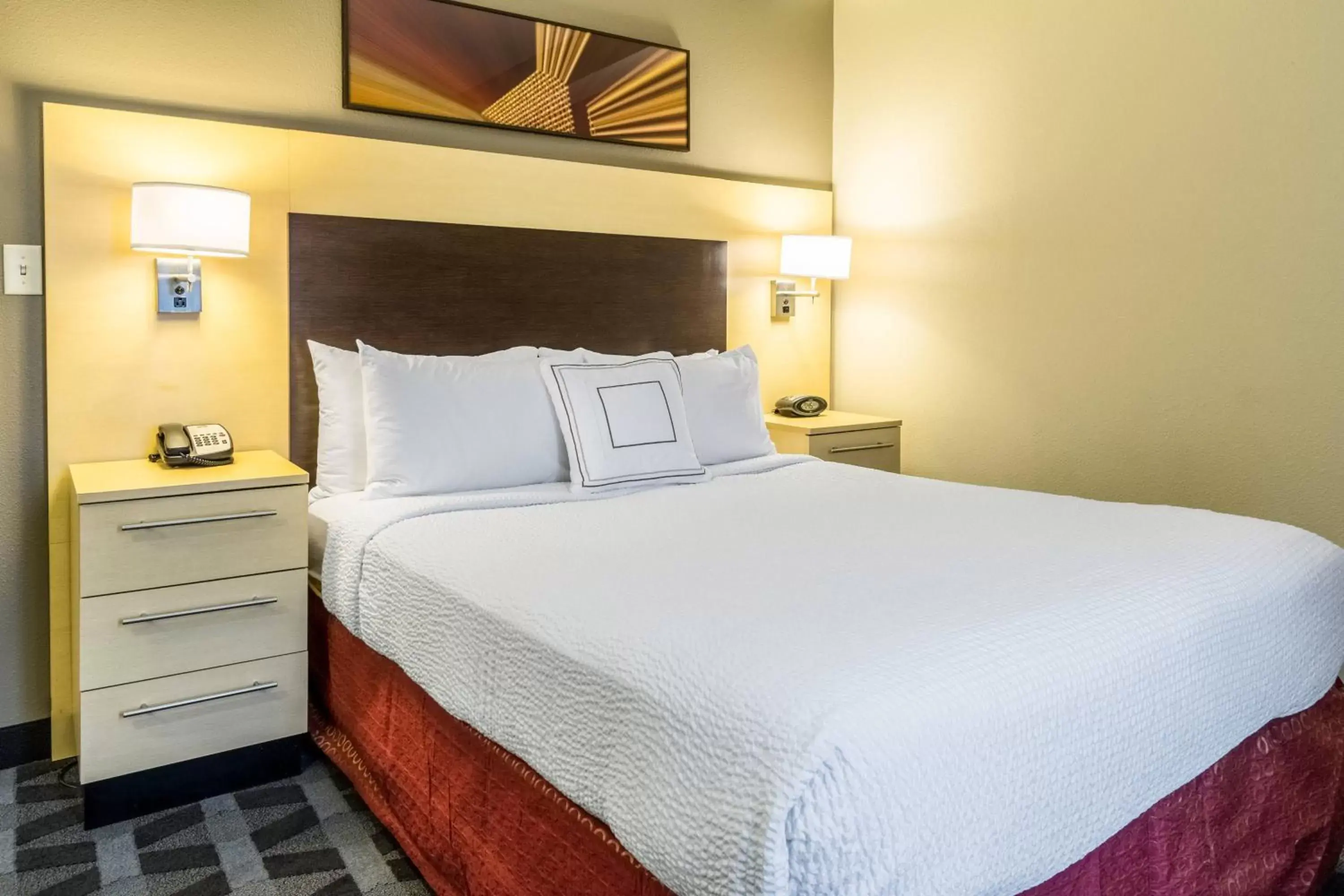 Bedroom, Bed in TownePlace Suites Dayton North