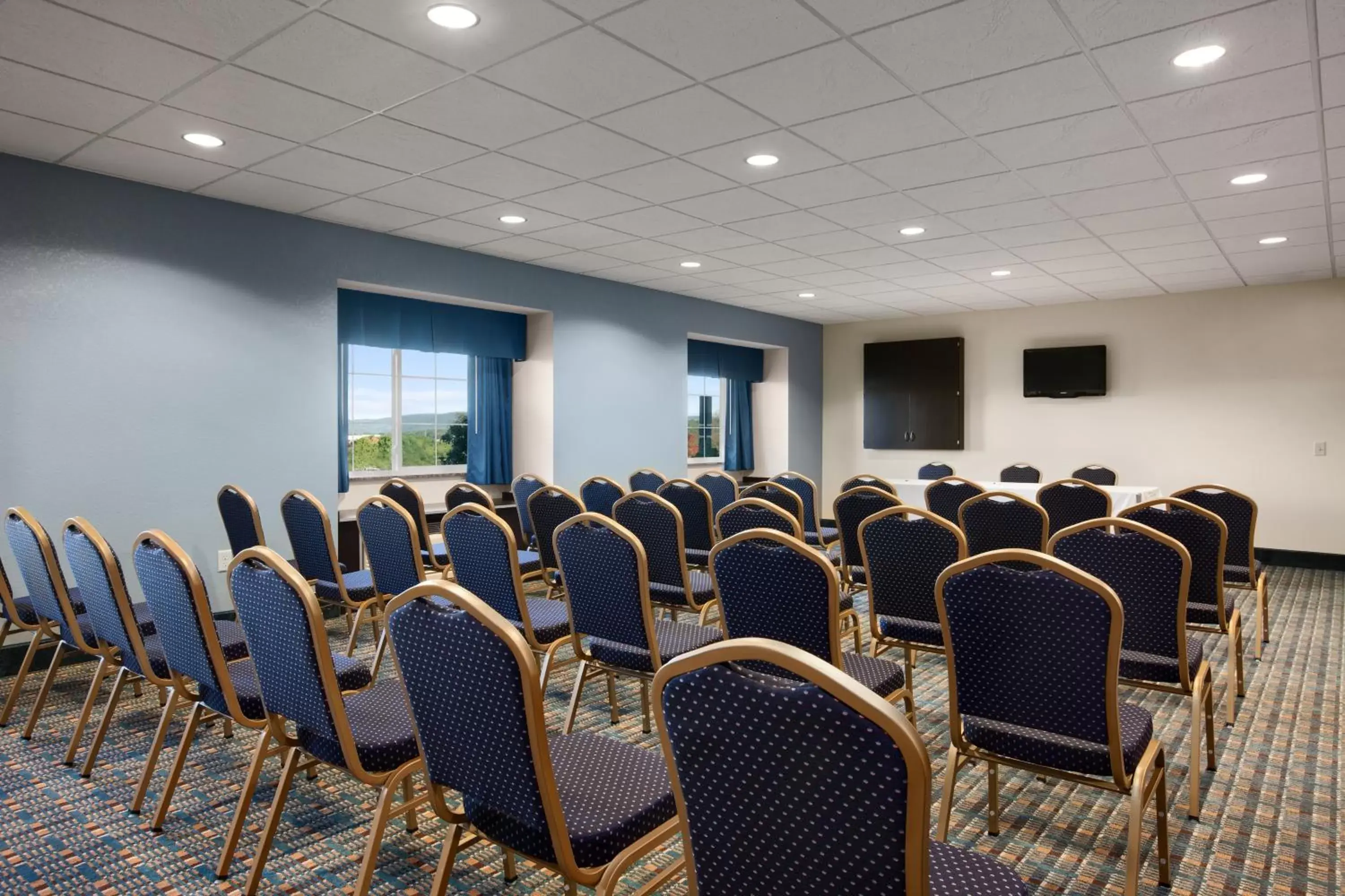 Business facilities in Microtel Inn & Suites by Wyndham Wilkes Barre