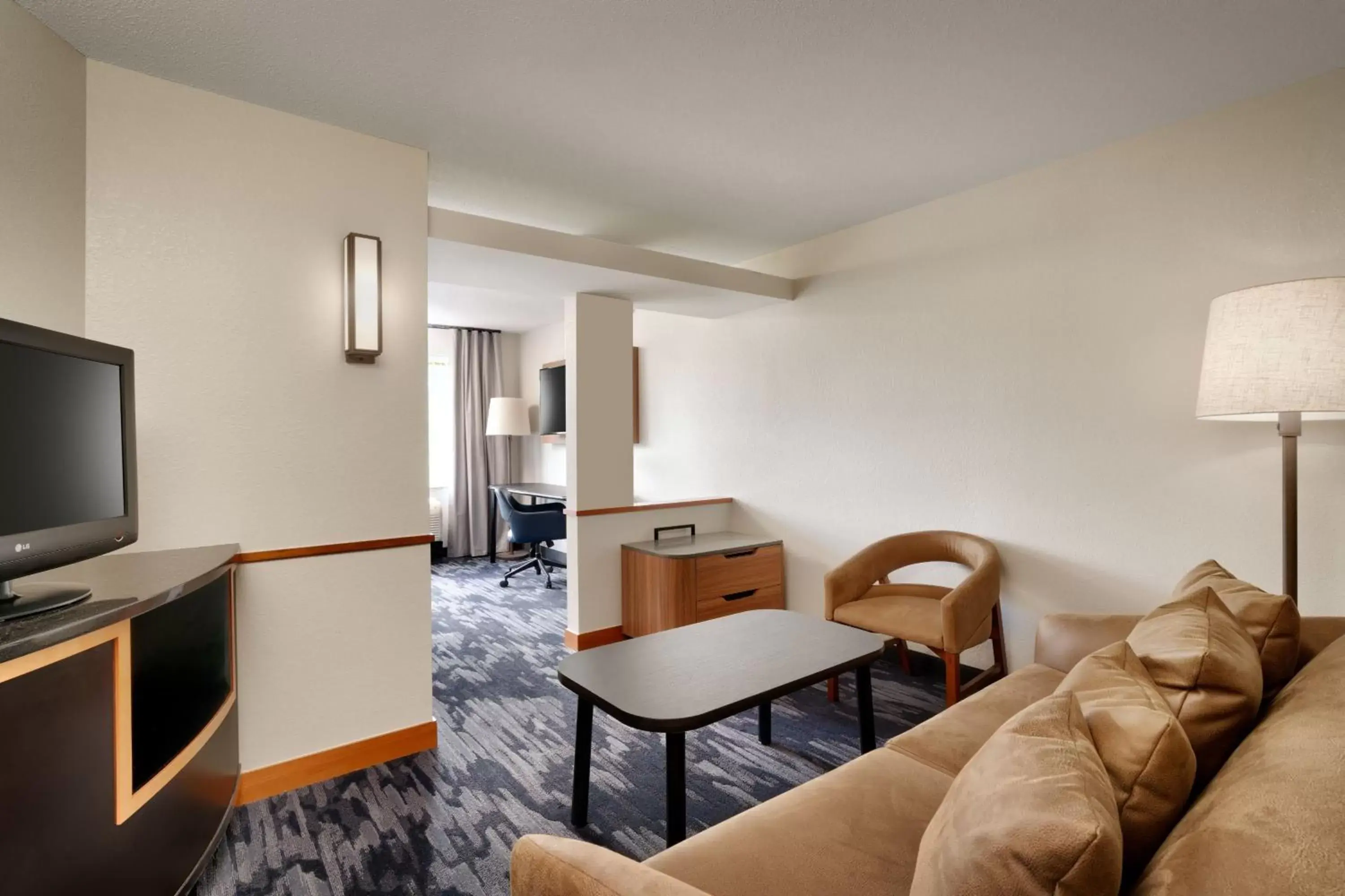 Bedroom, Seating Area in Fairfield Inn & Suites by Marriott Albany