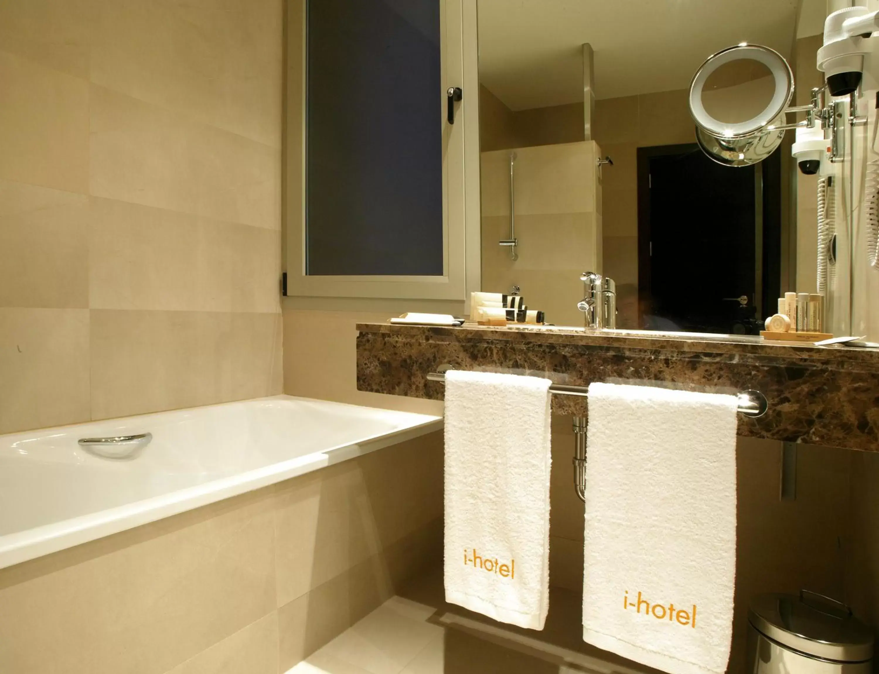 Bathroom in Eurostars i-hotel Madrid