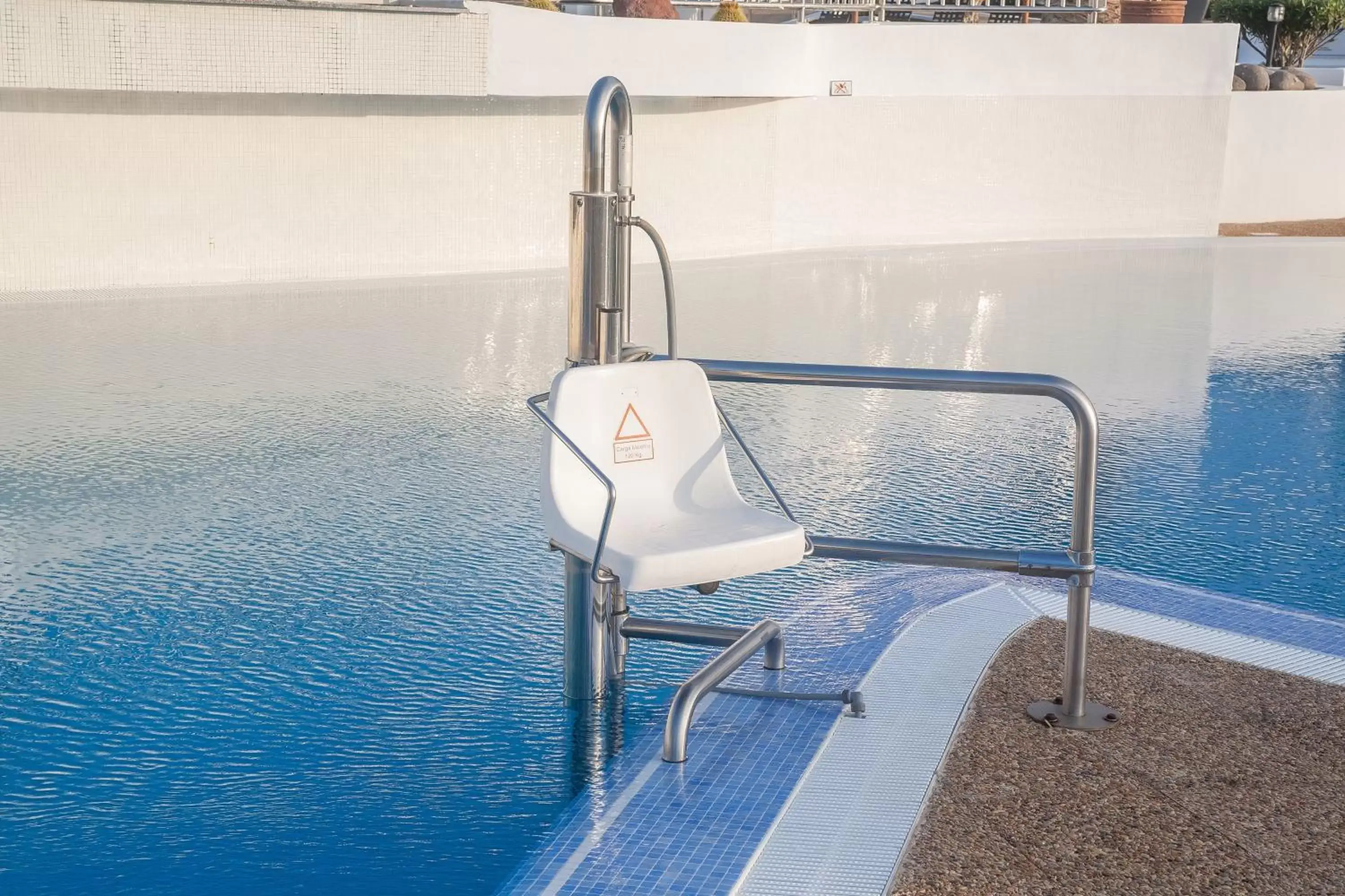 Swimming pool, Bathroom in Jardines del Sol