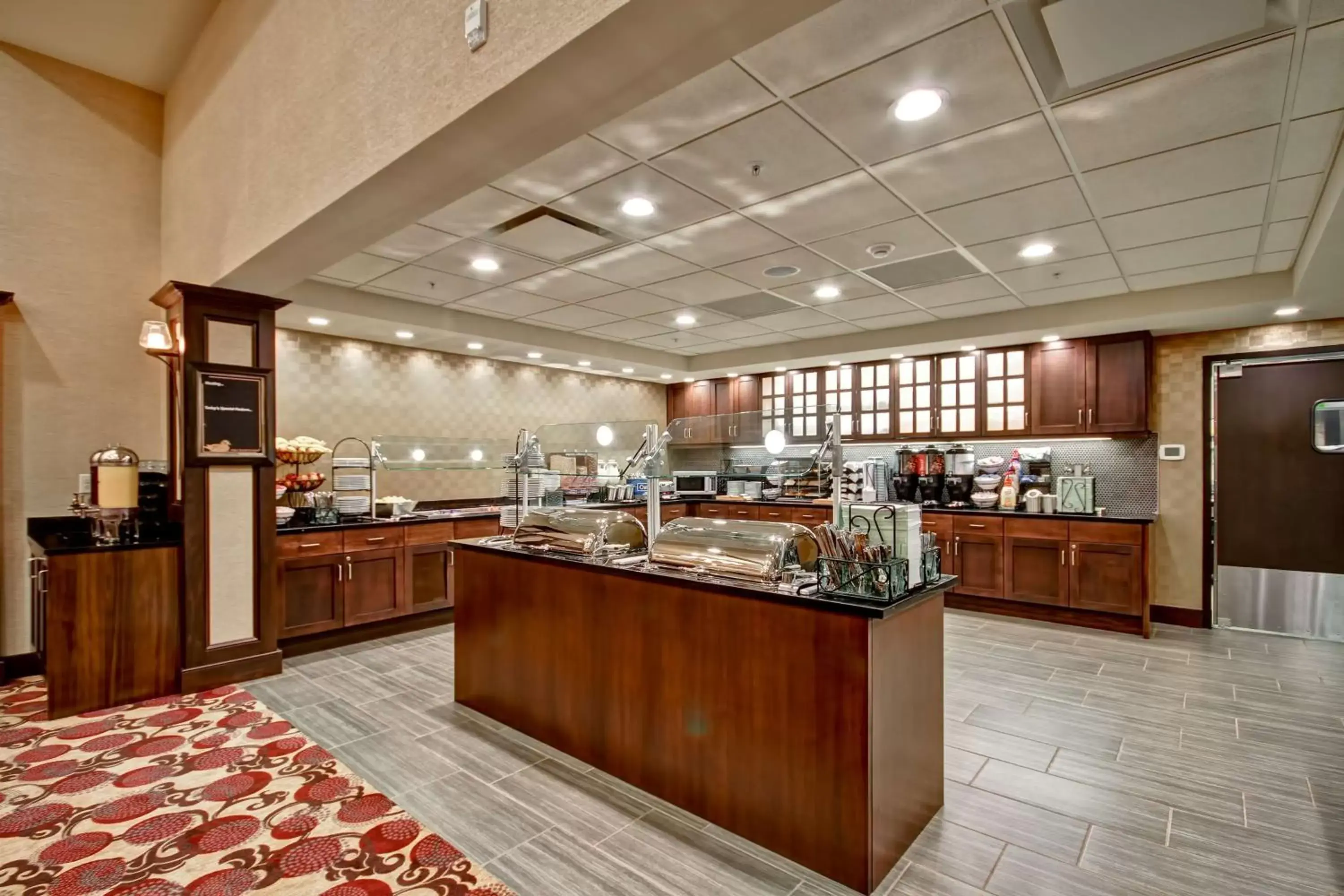 Dining area in Homewood Suites by Hilton Bridgewater/Branchburg