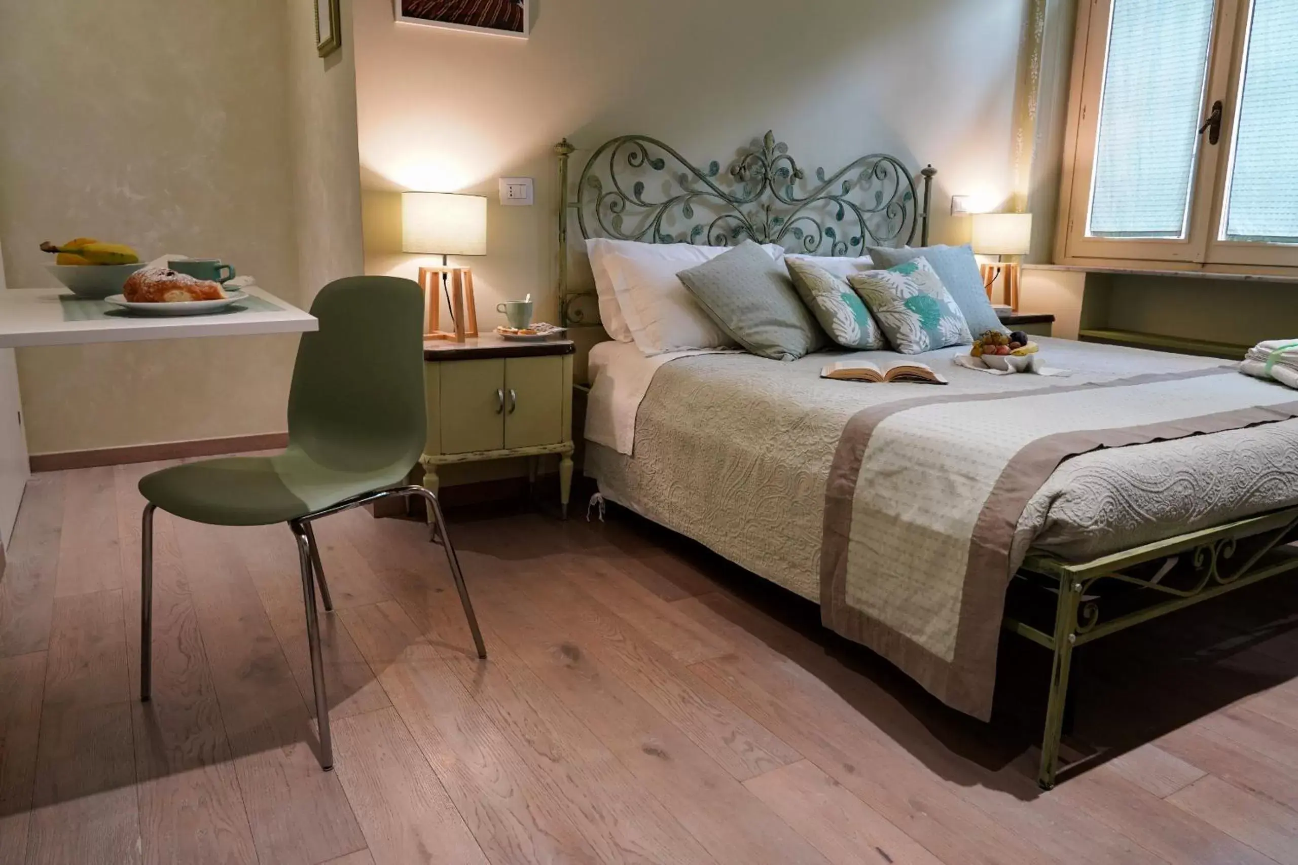 Bedroom, Bed in Villa Cantoni