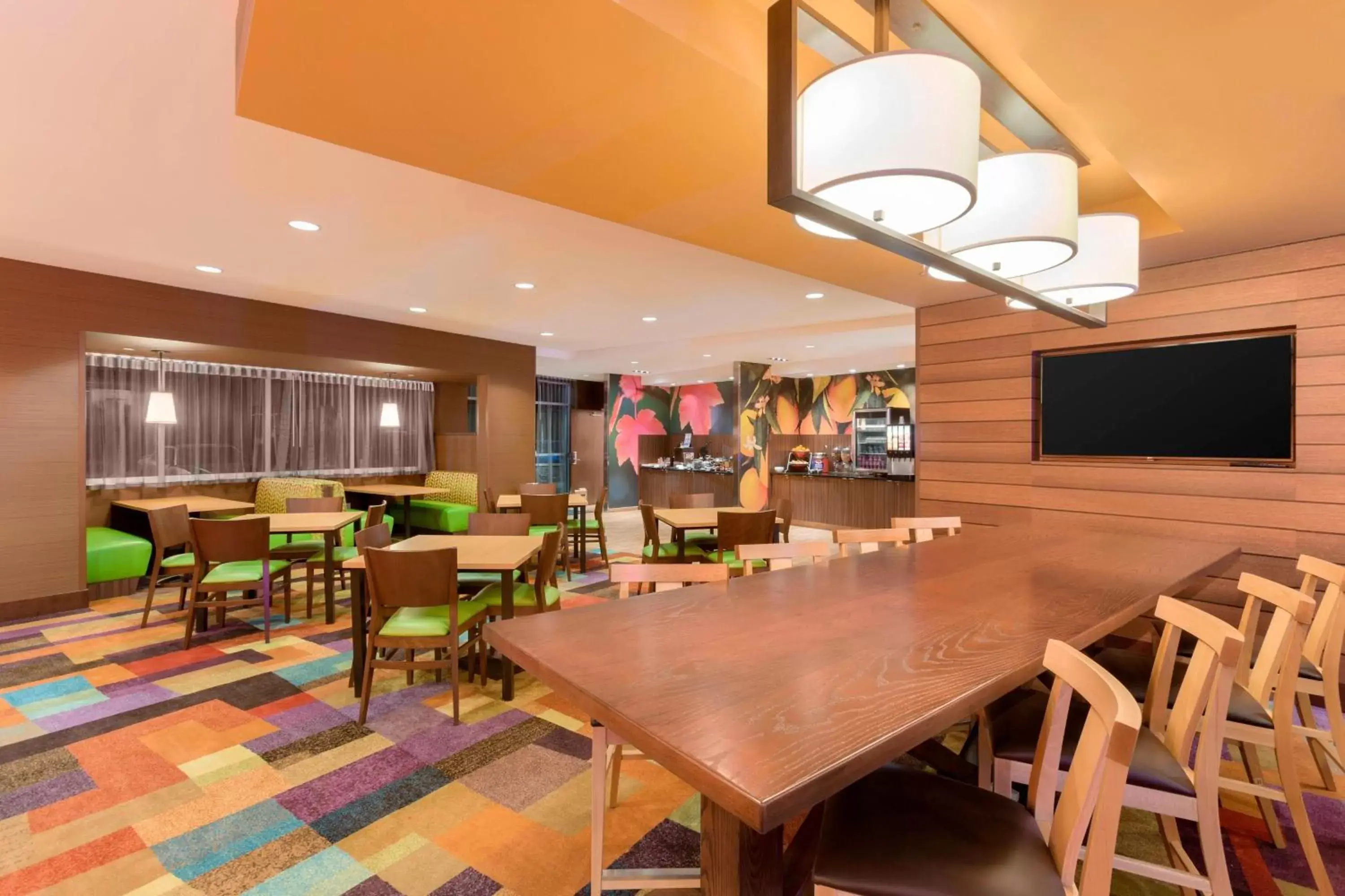 Breakfast, Restaurant/Places to Eat in Fairfield Inn & Suites by Marriott Pittsburgh Airport/Robinson Township