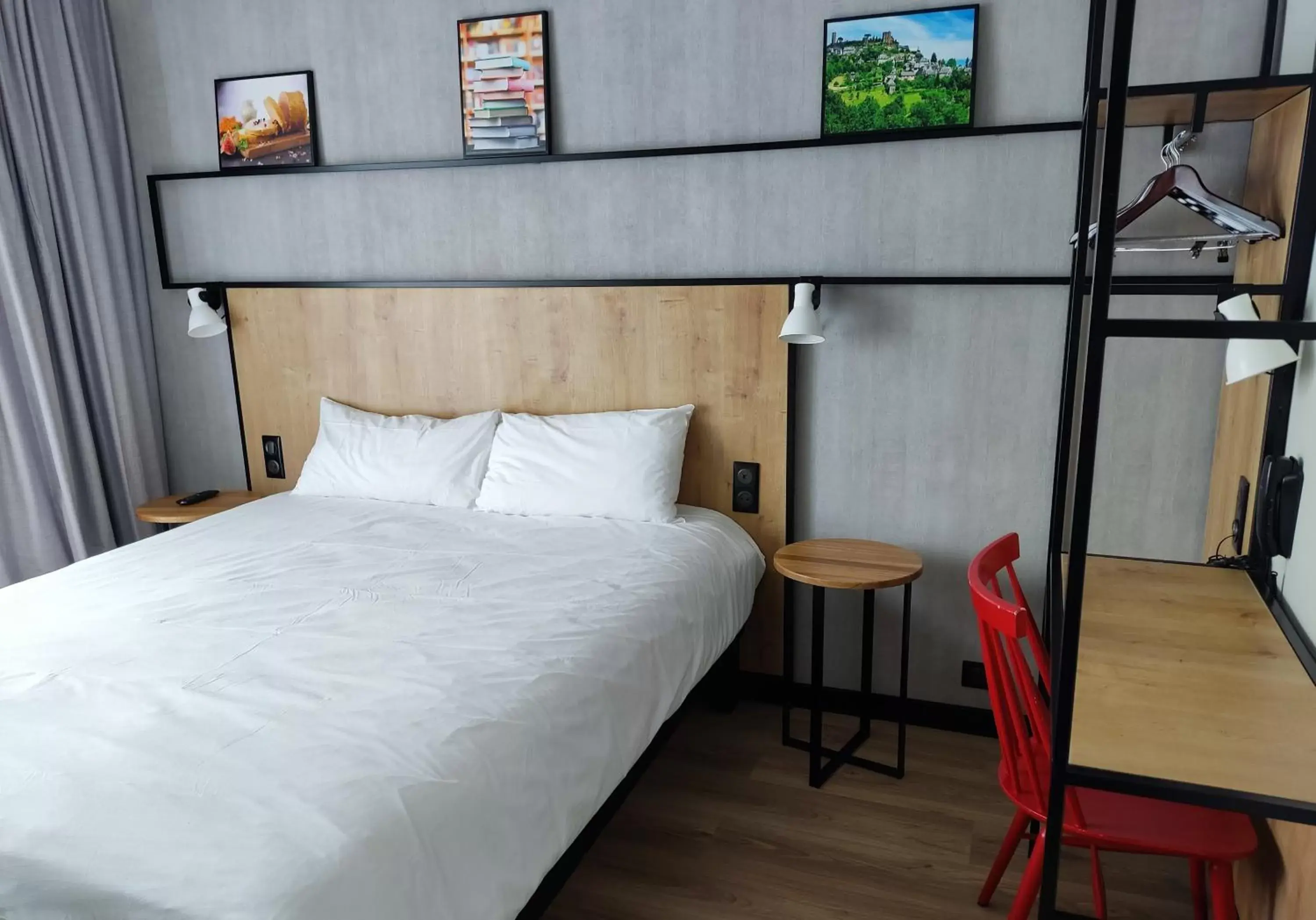Bed in Ibis Brive Centre