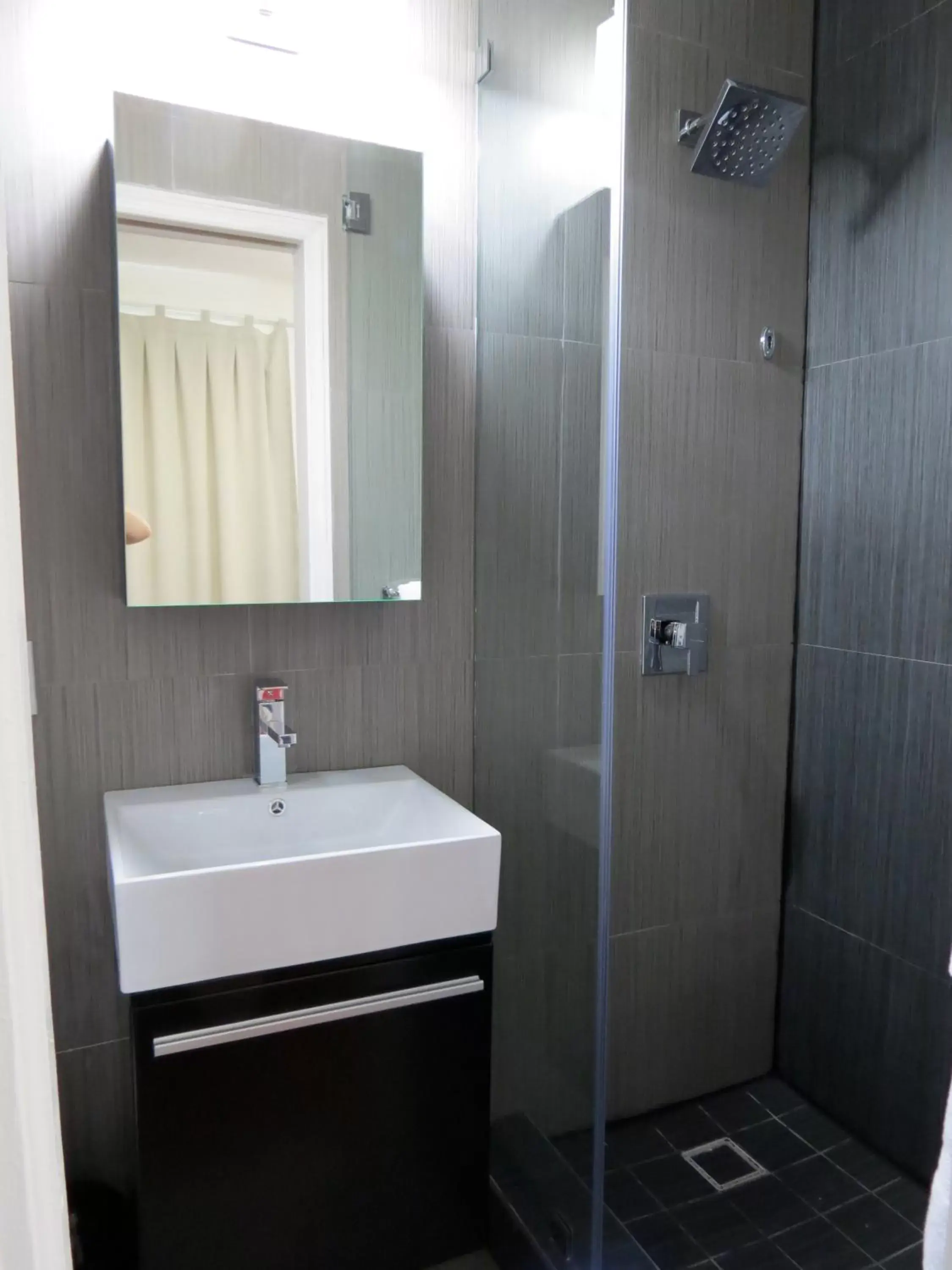 Shower, Bathroom in Harding Boutique Apartments