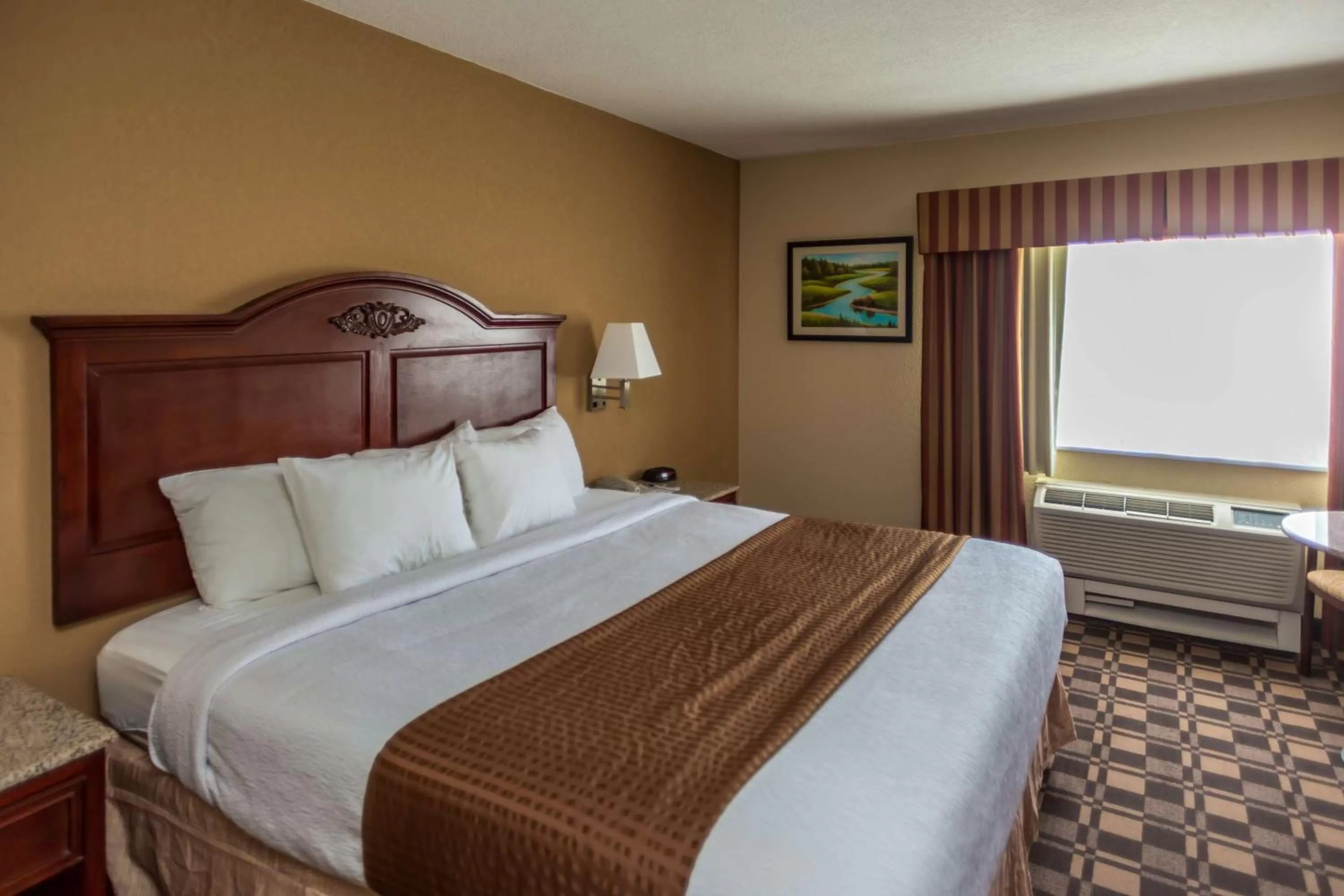 Photo of the whole room, Bed in Best Western White Mountain Inn