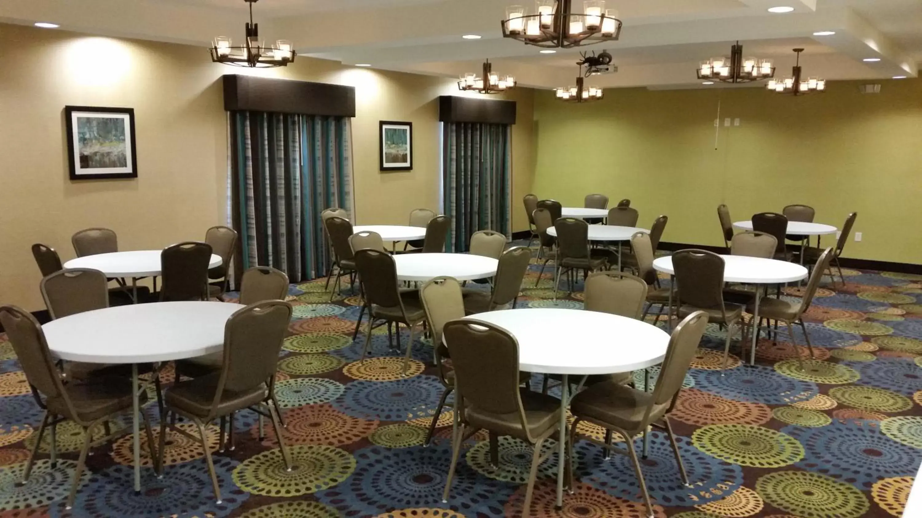 Meeting/conference room, Restaurant/Places to Eat in Holiday Inn Express and Suites Atascocita - Humble - Kingwood, an IHG Hotel