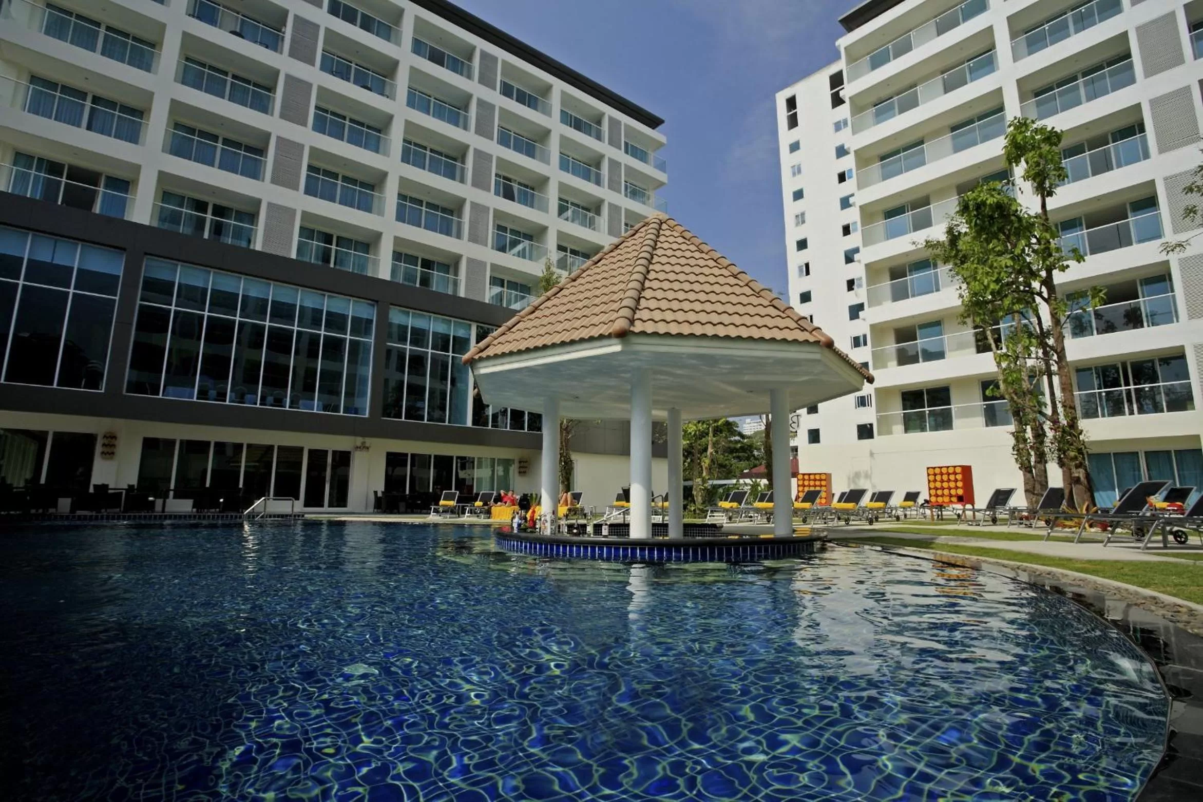 Swimming pool in Centara Pattaya Hotel