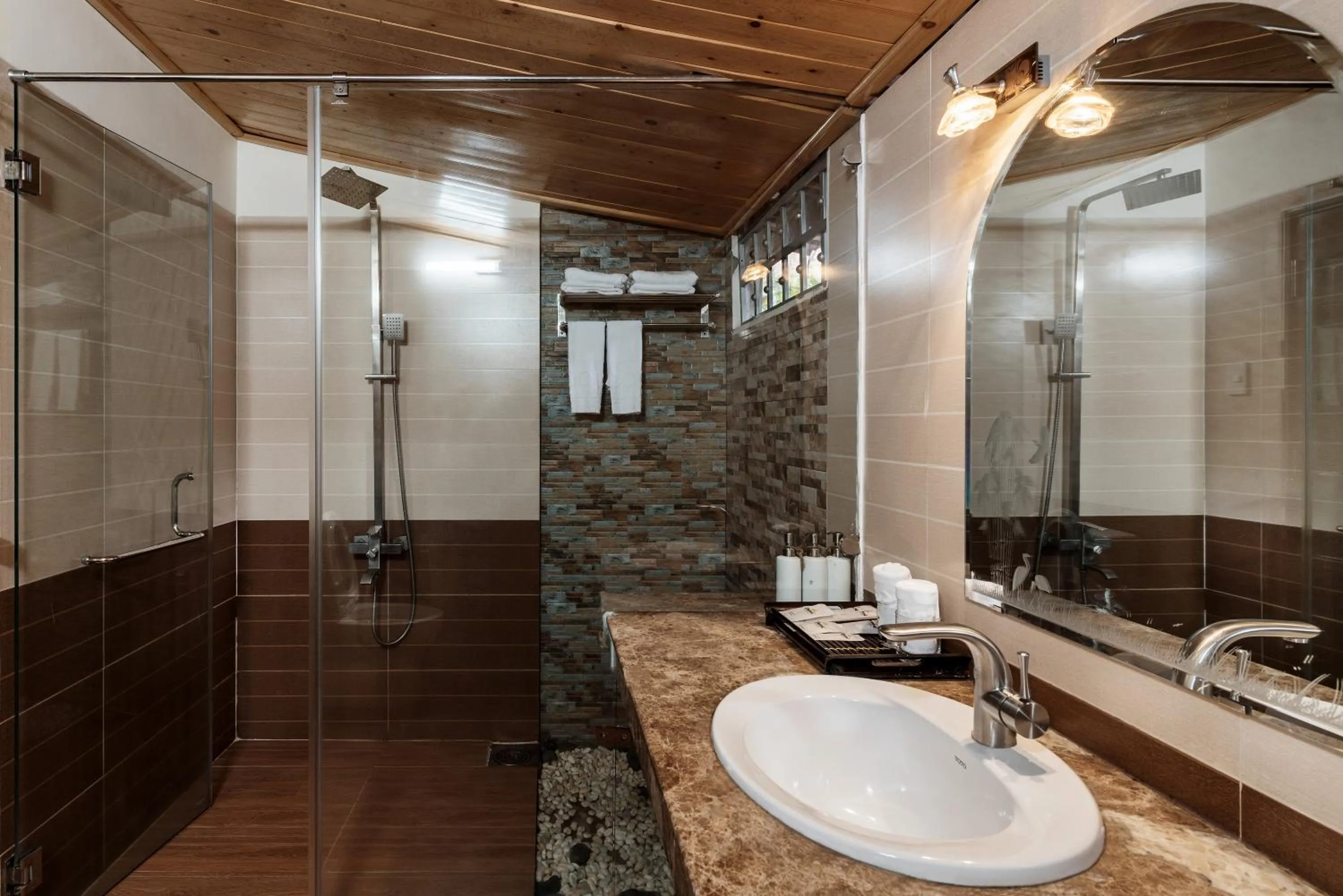 Toilet in Elwood Premier Resort Phu Quoc