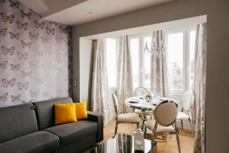 Seating Area in Hotel Royal Suite Santander