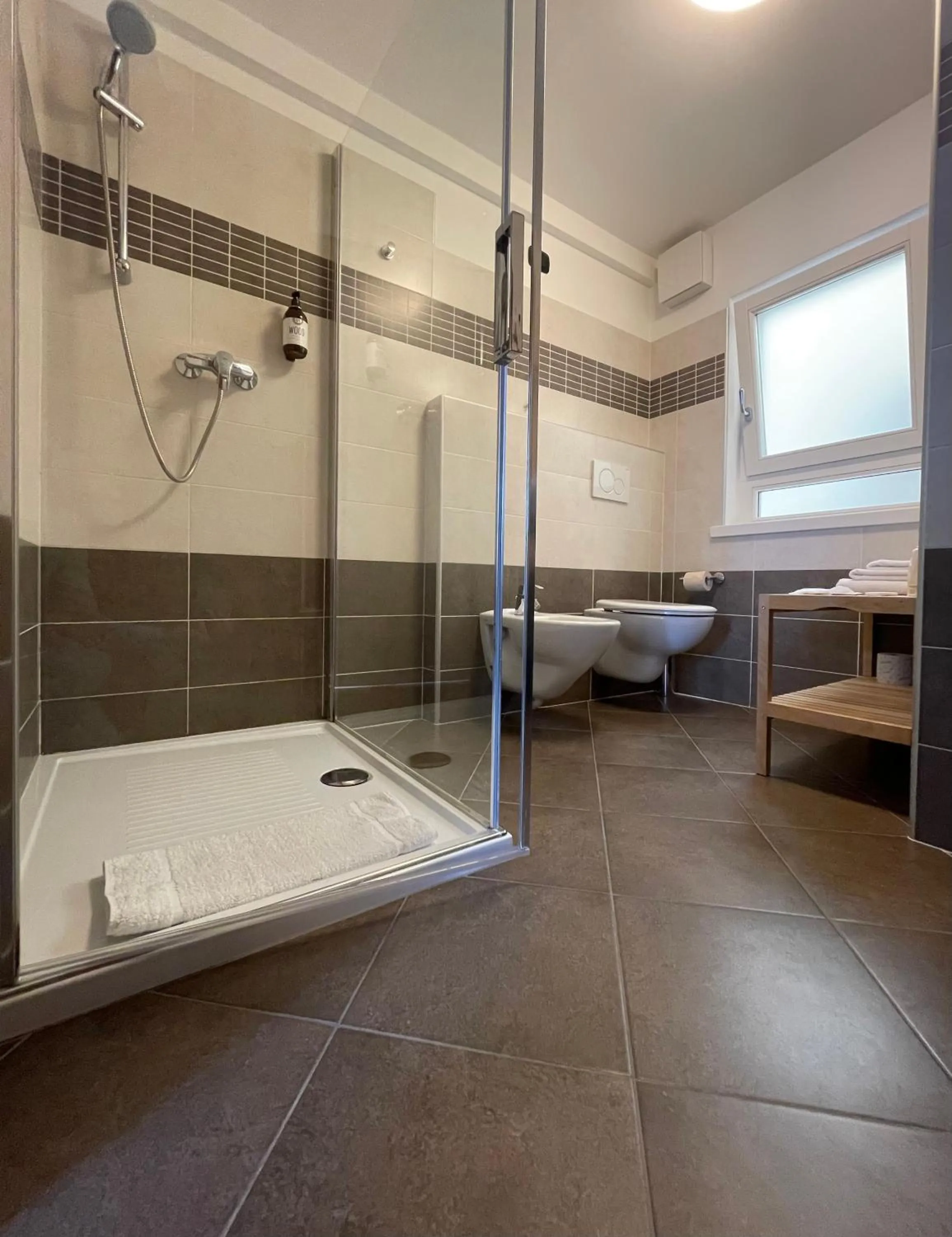Shower, Bed in Hotel Venezia