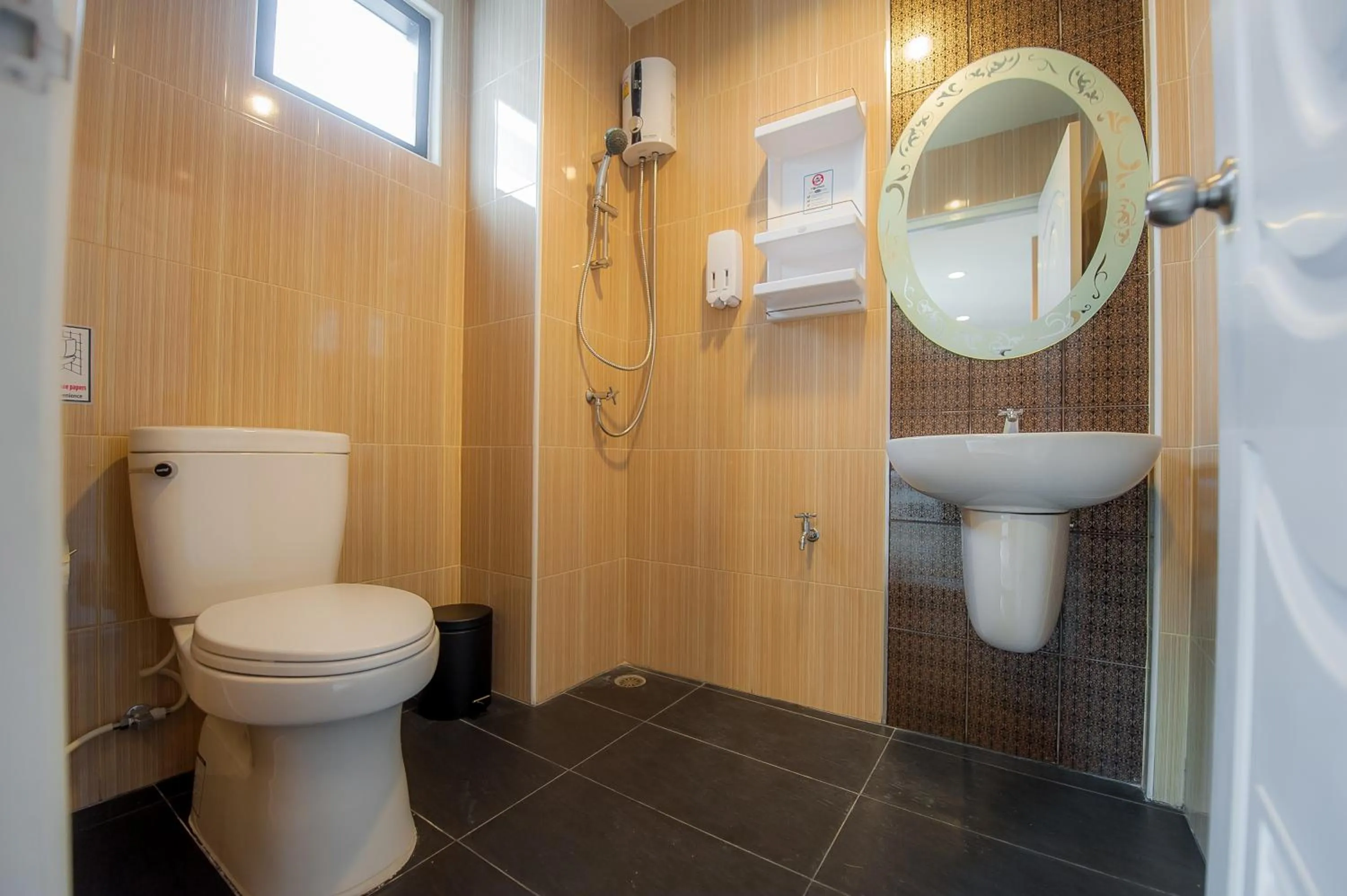 Standard Double Room in Full House