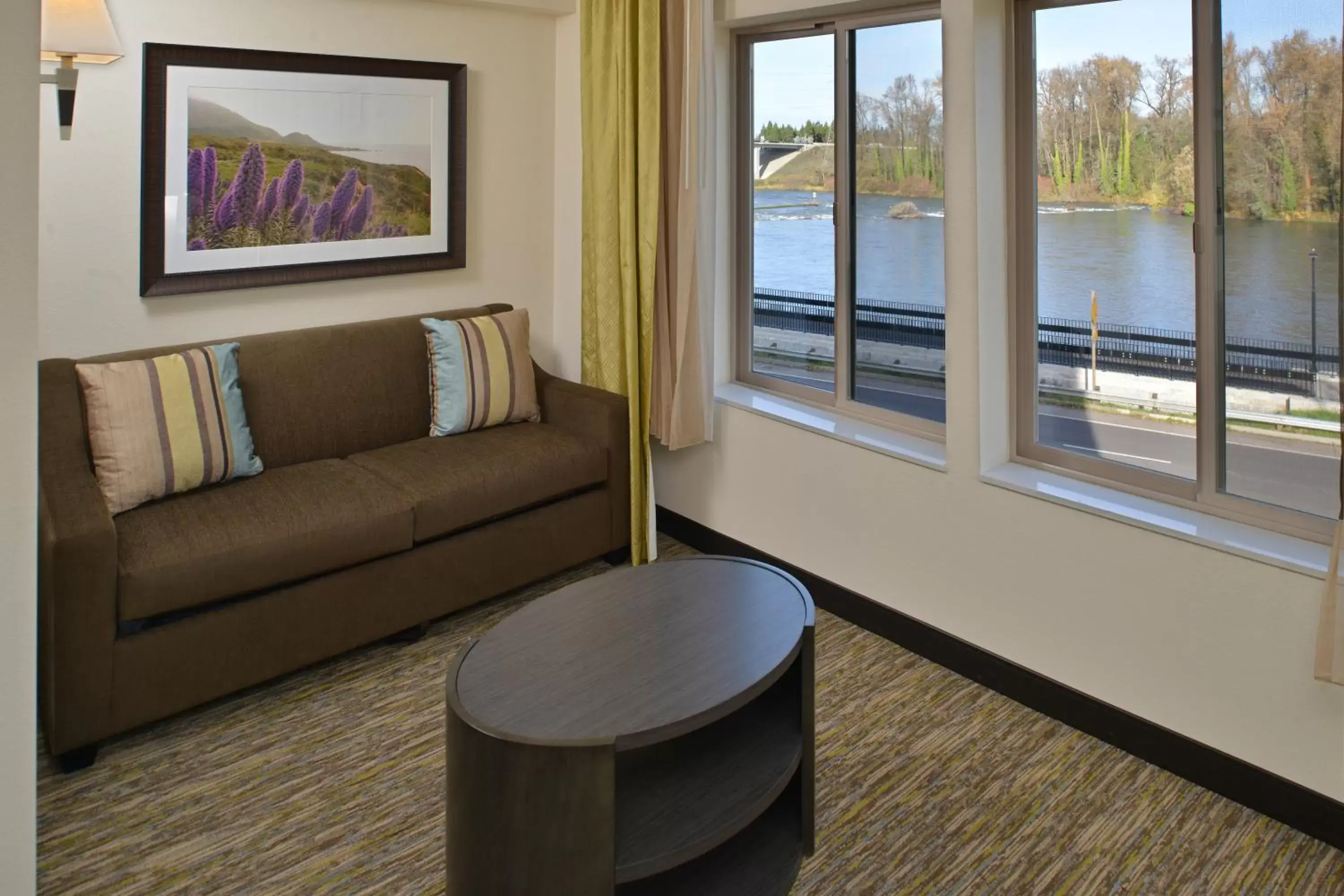 Photo of the whole room, Seating Area in Candlewood Suites Eugene Springfield, an IHG Hotel