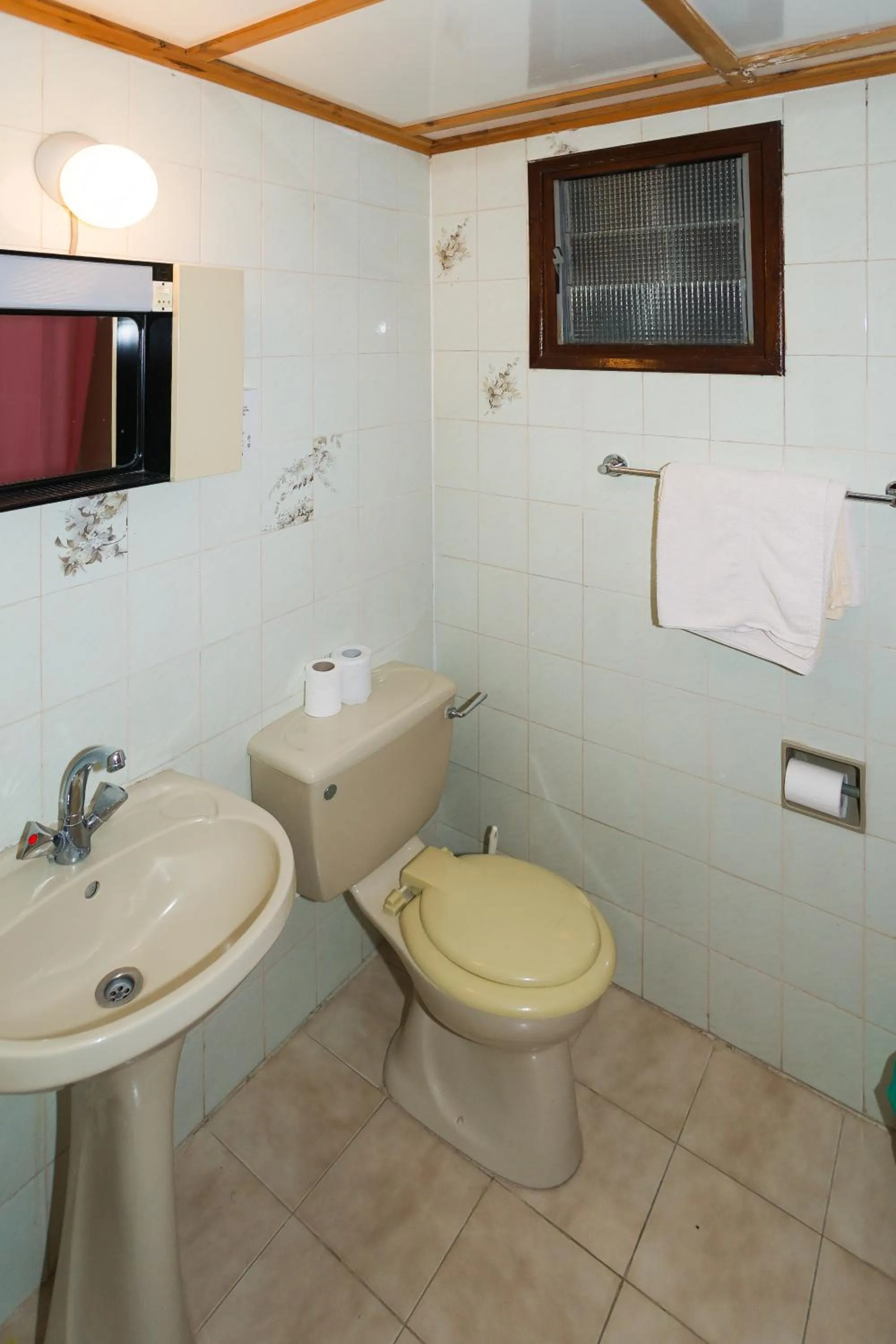 Bathroom in Marion Hotel