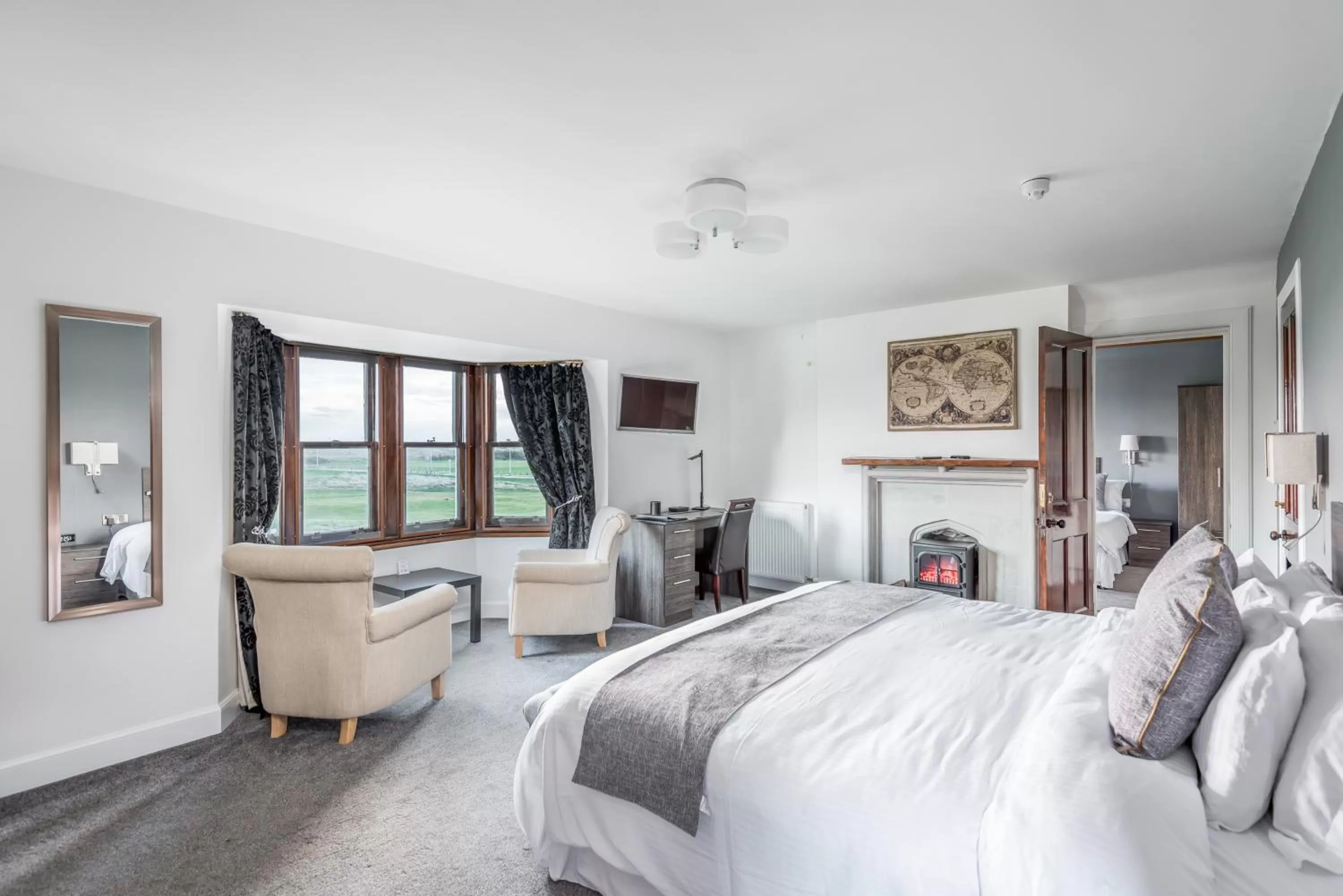 Bed in Grey Harlings Rooms