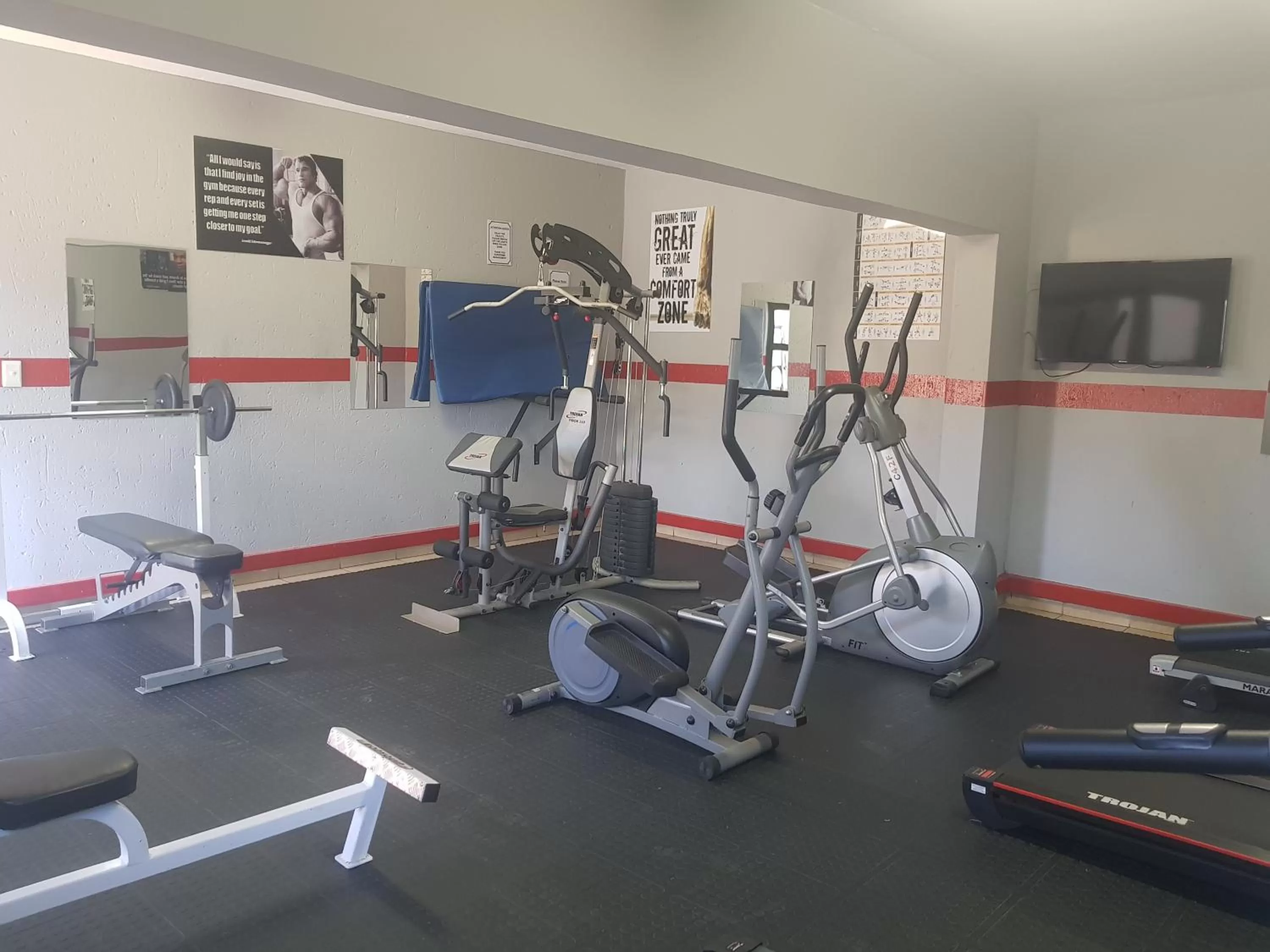 Fitness centre/facilities in Europrime Hotel