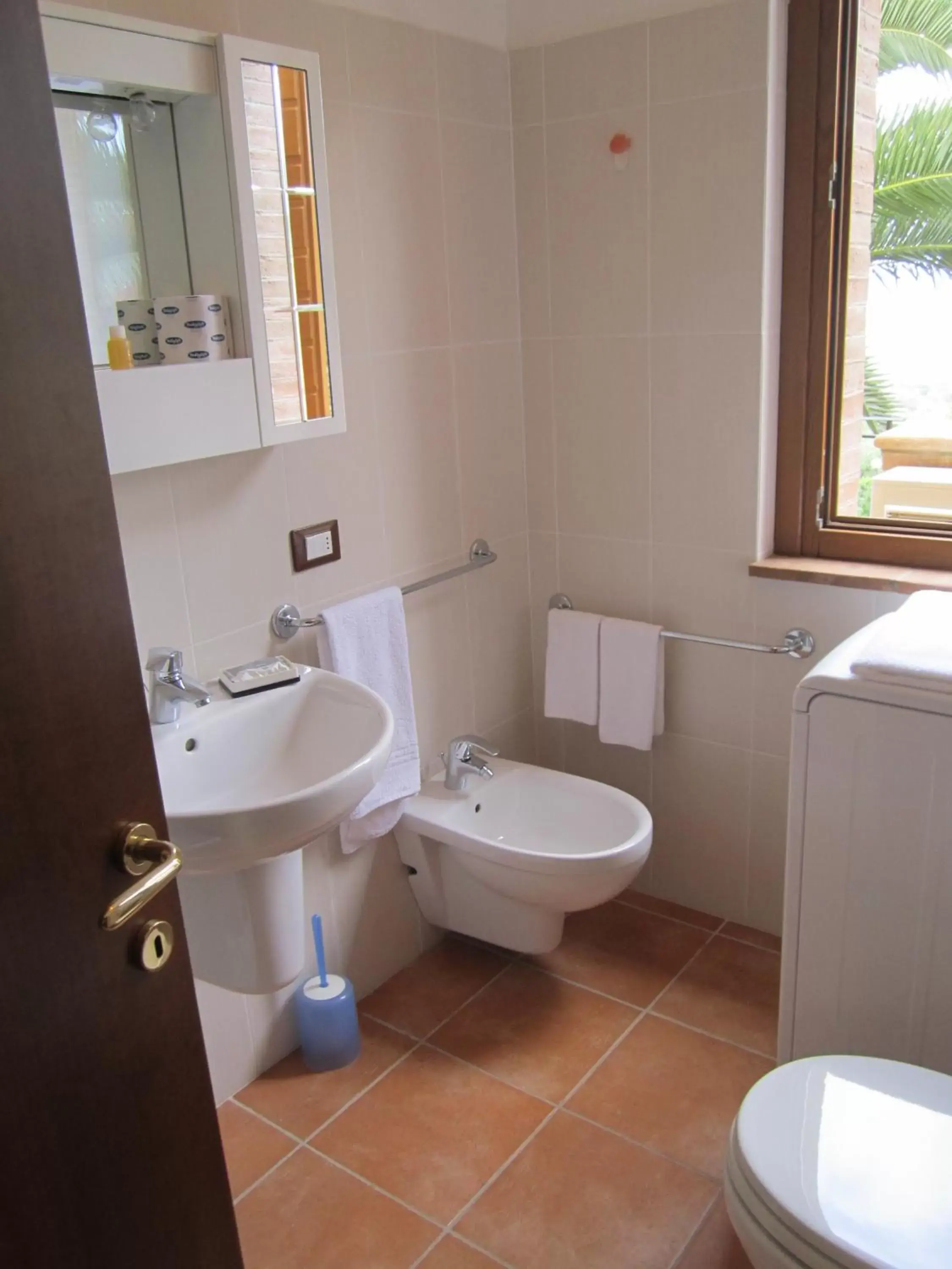 Bathroom in Madonna Del Poggio CAV