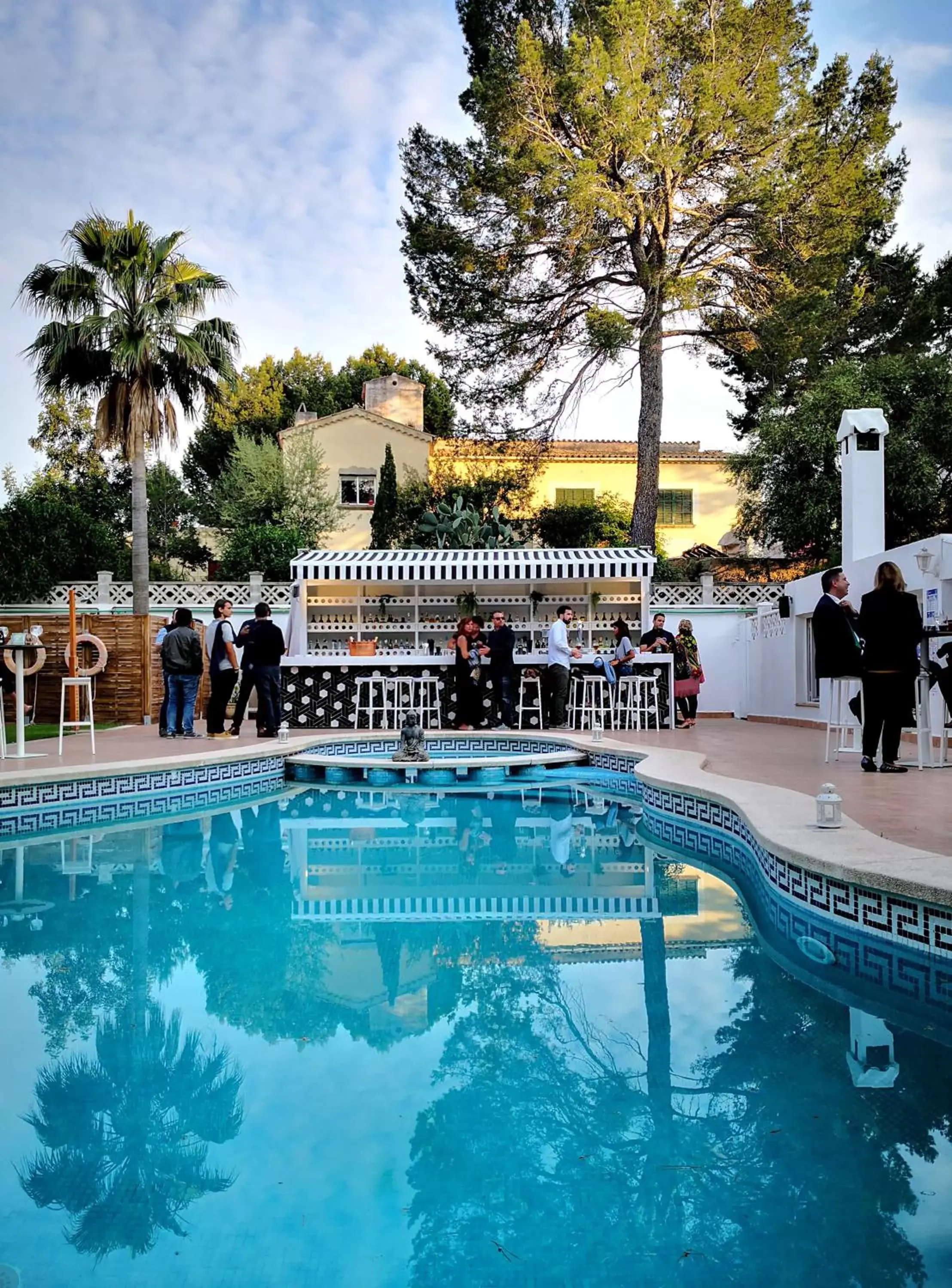 Lounge or bar, Swimming Pool in La Concha Soul Boutique Hotel