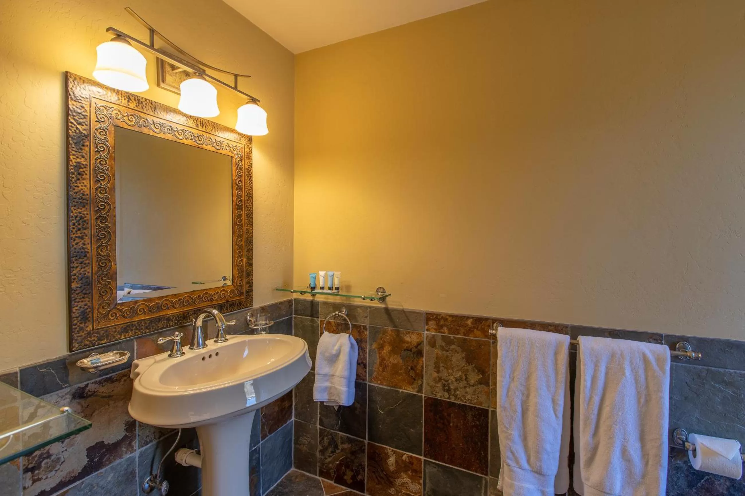 Toilet in Nordic Inn