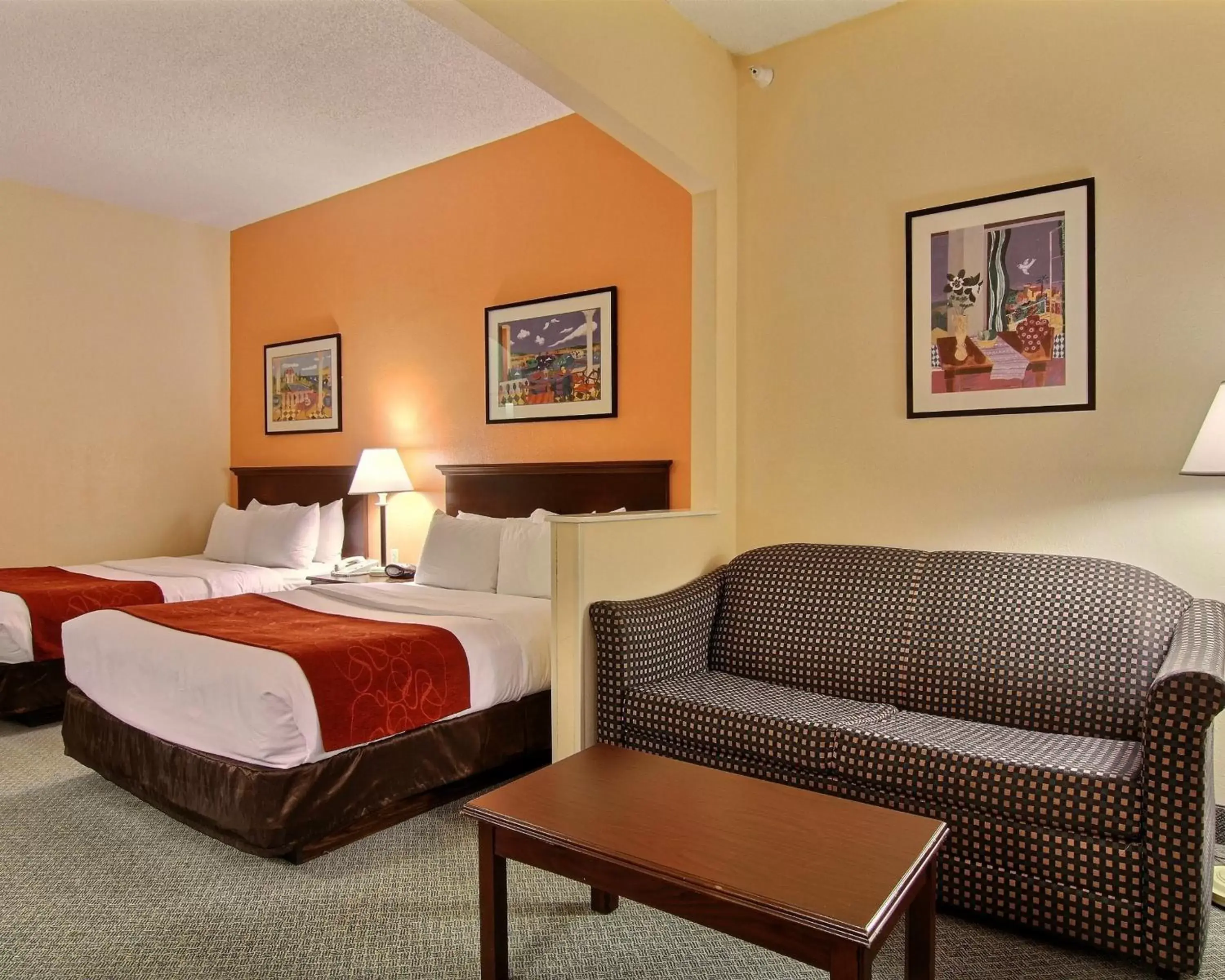 Queen Suite in Comfort Suites Airport