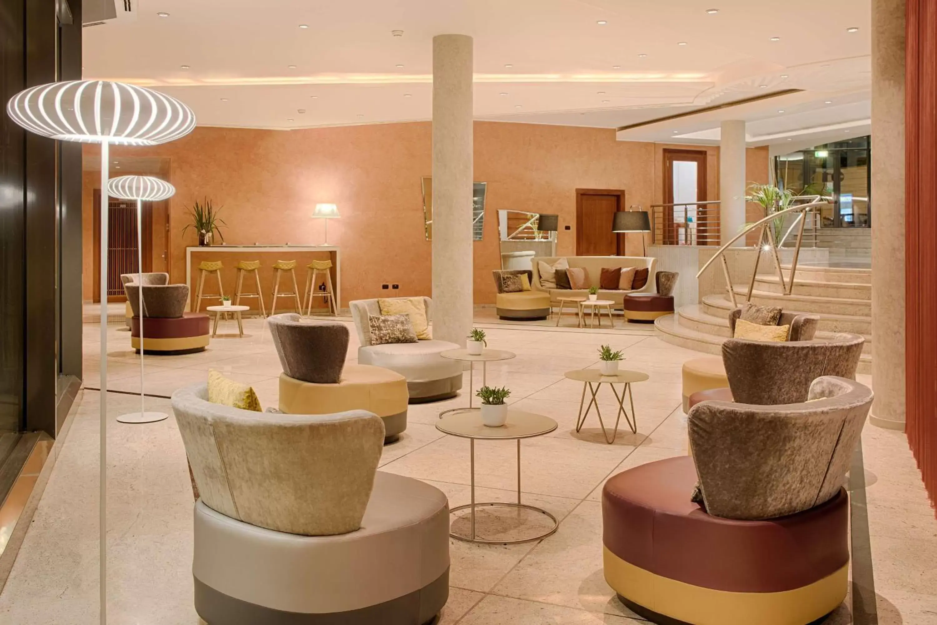 Lobby or reception, Lounge/Bar in NH Lecco Pontevecchio