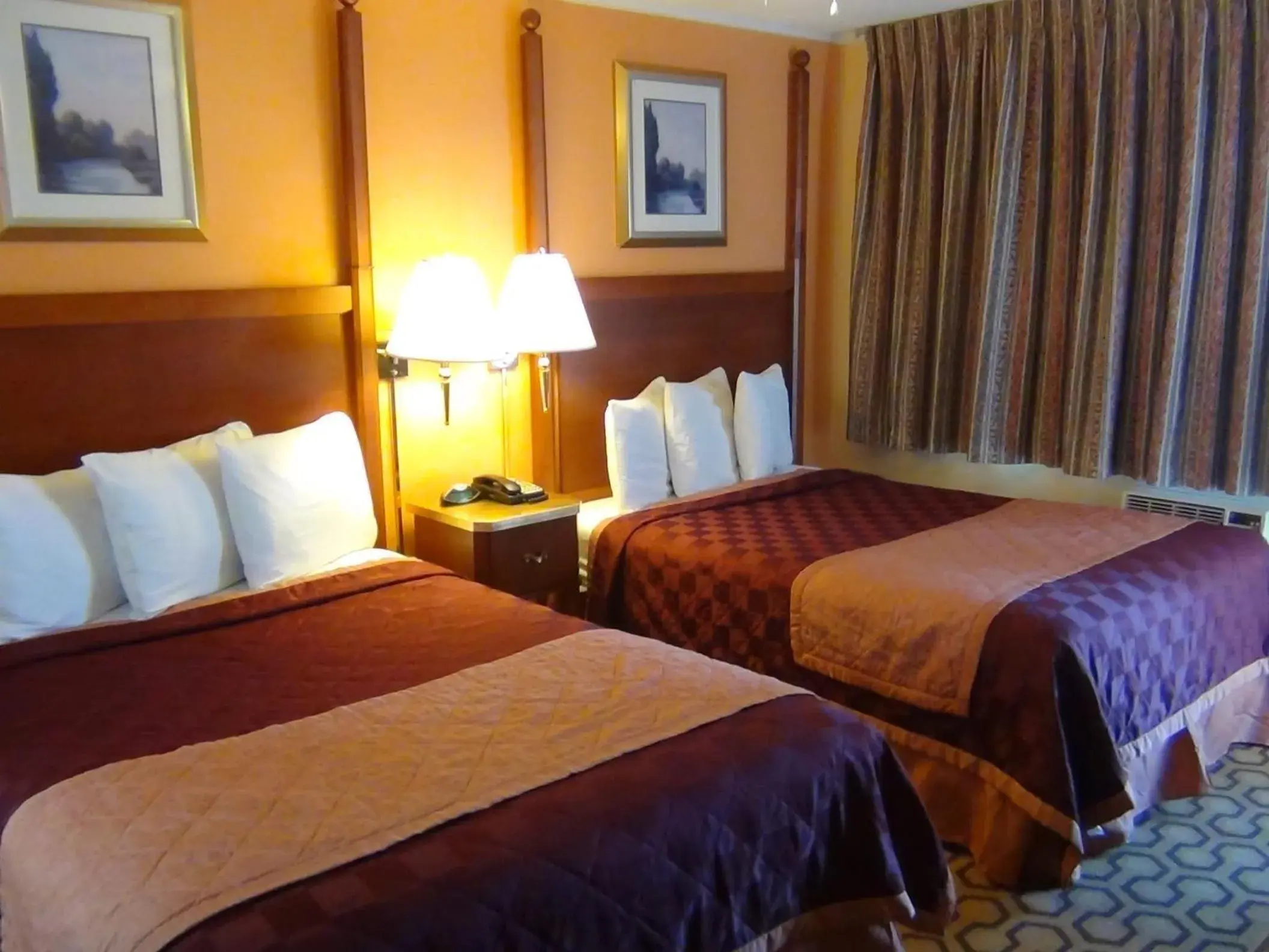 Bedroom, Bed in Alpine Inn & Spa
