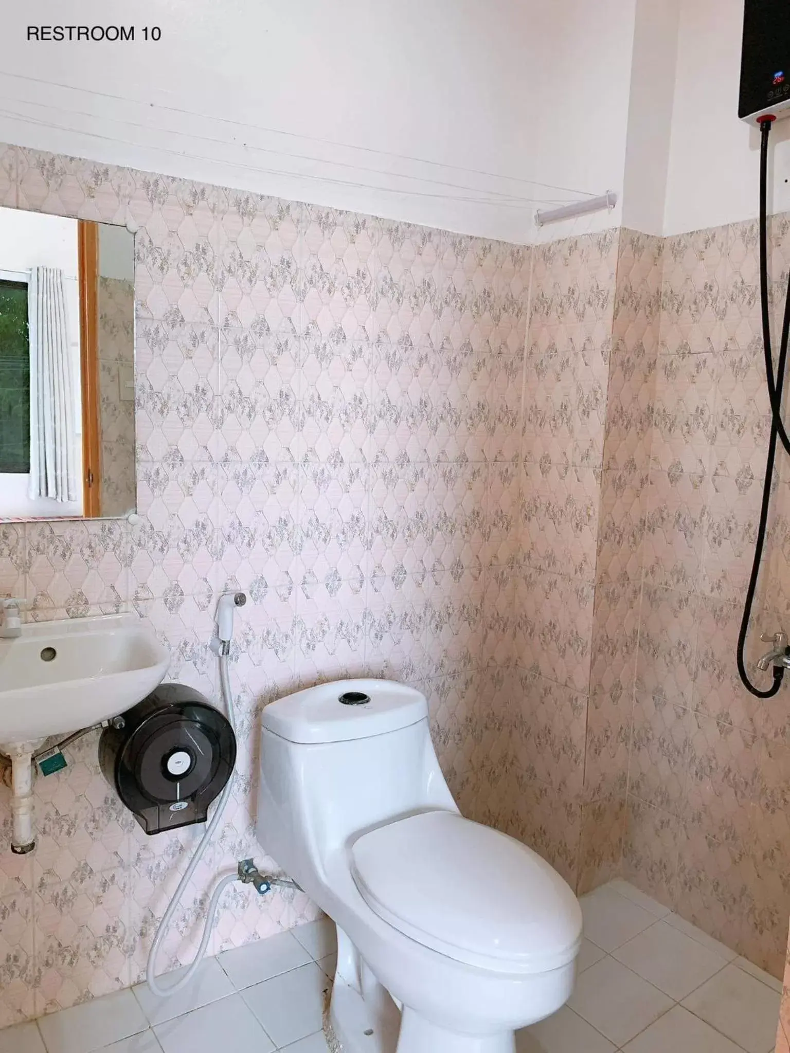 Toilet, Bathroom in Luna Oslob Travellers Inn
