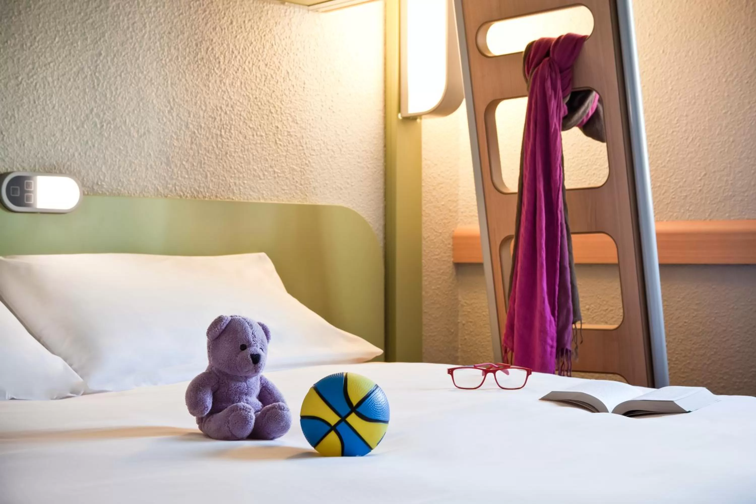 Bedroom, Bed in ibis budget Pontault Combault RN4 Marne La Vallée