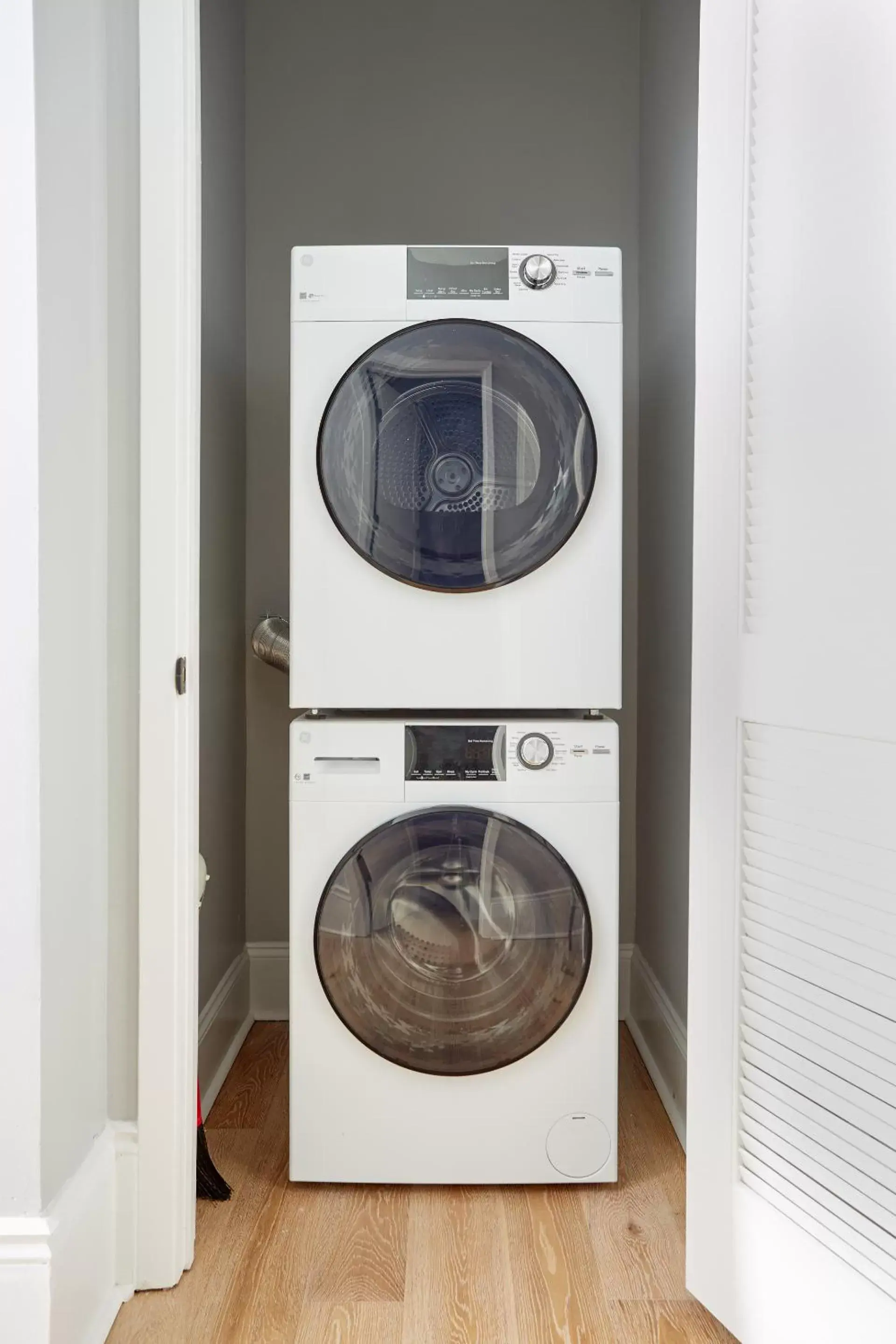 washing machine, Bathroom in Sonder at The Vitascope