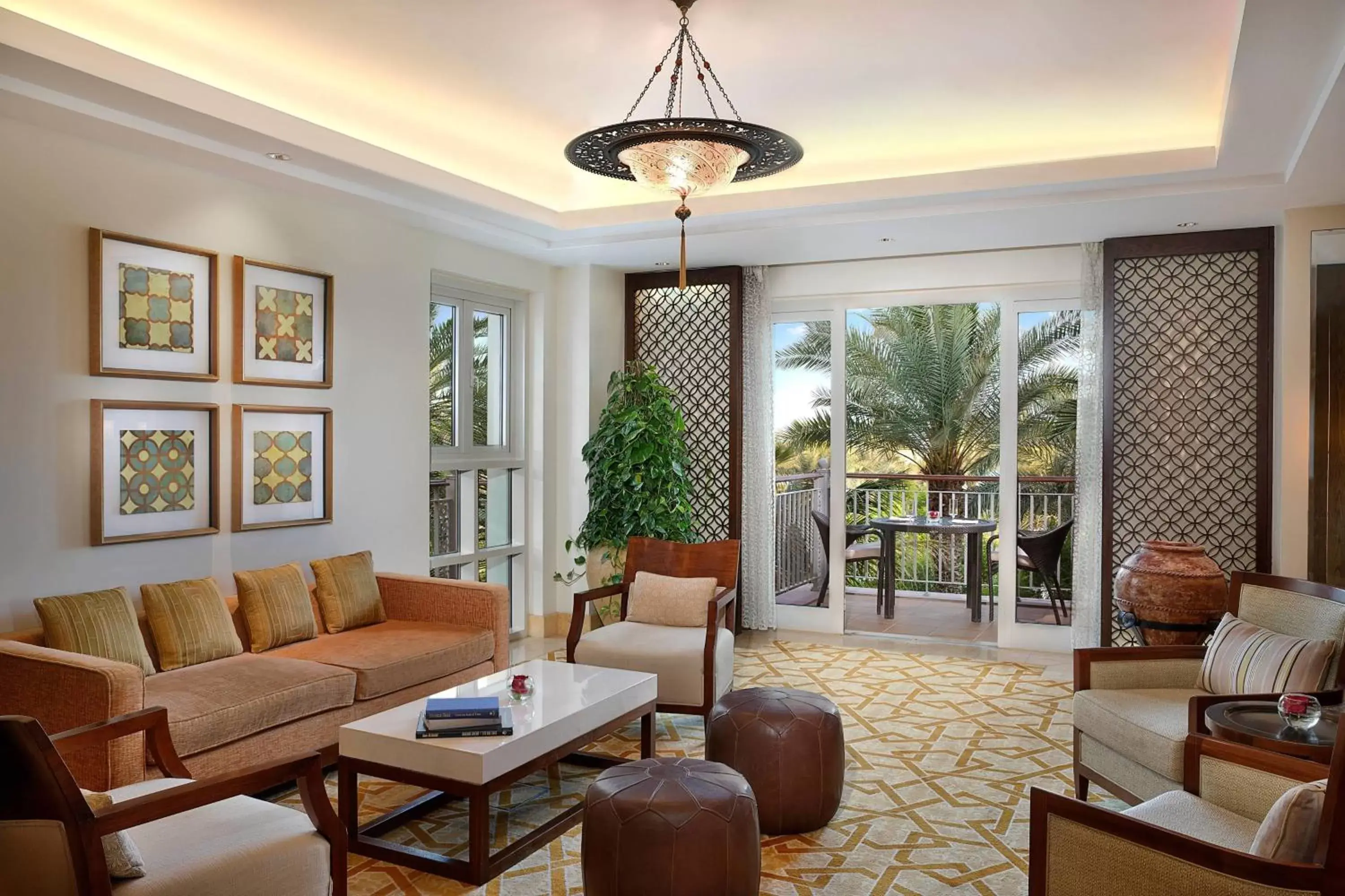 Lounge or bar, Seating Area in The Ritz-Carlton, Dubai