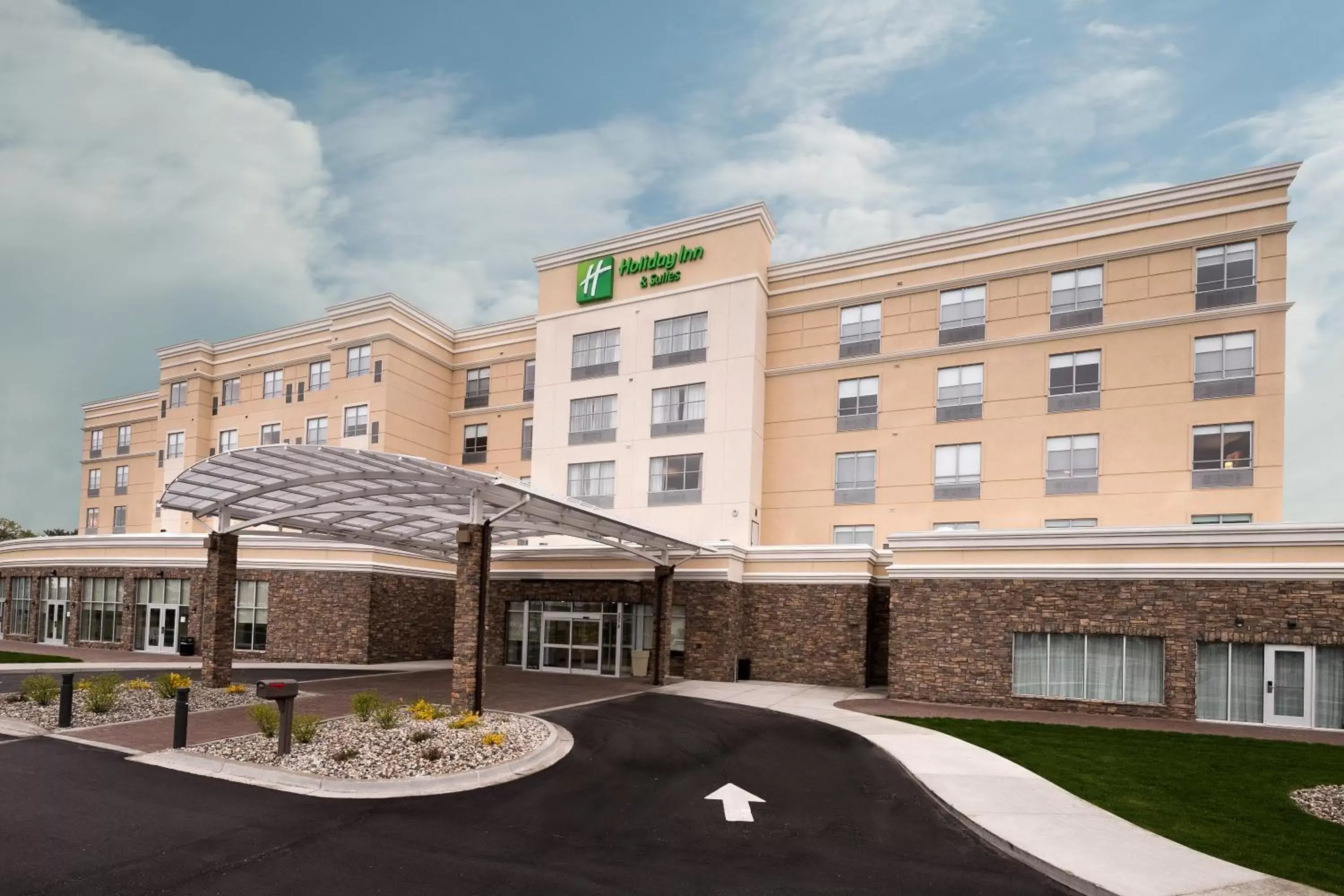 Property Building in Holiday Inn Hotel & Suites - Mount Pleasant, an IHG Hotel