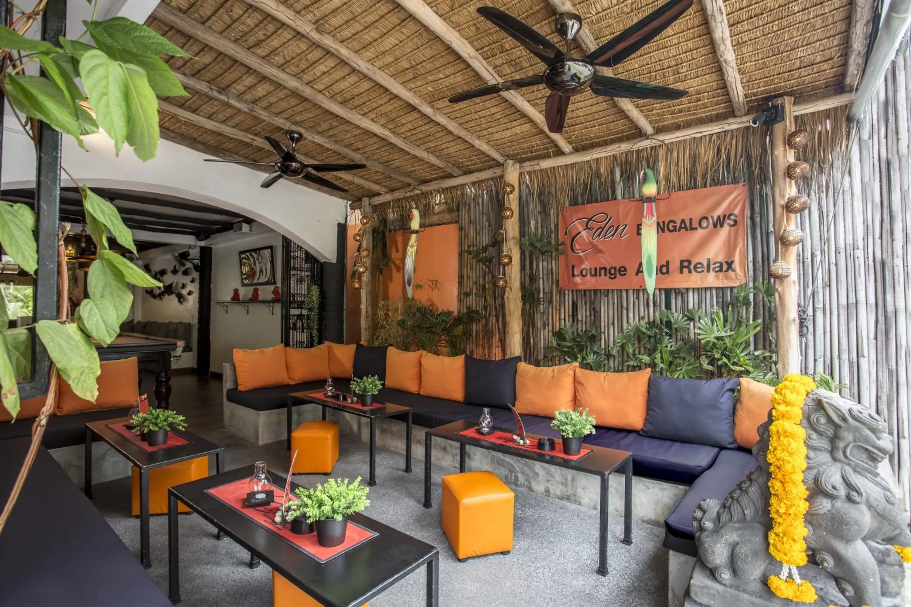 Lounge or bar, Lobby/Reception in Eden Bungalows Fisherman's village