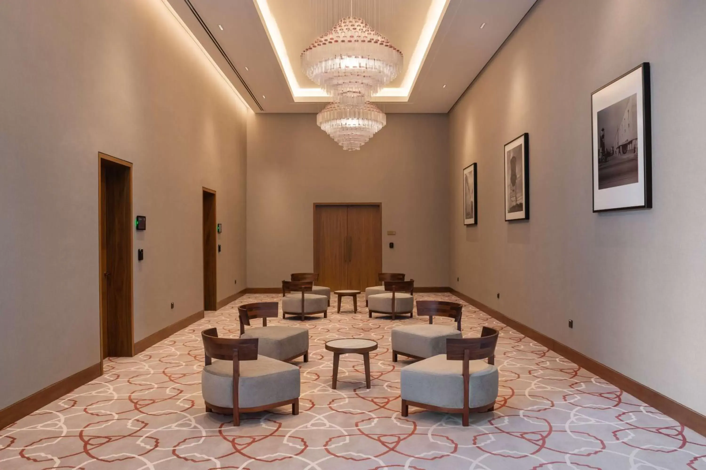 Meeting/conference room in The WB Abu Dhabi, Curio Collection By Hilton