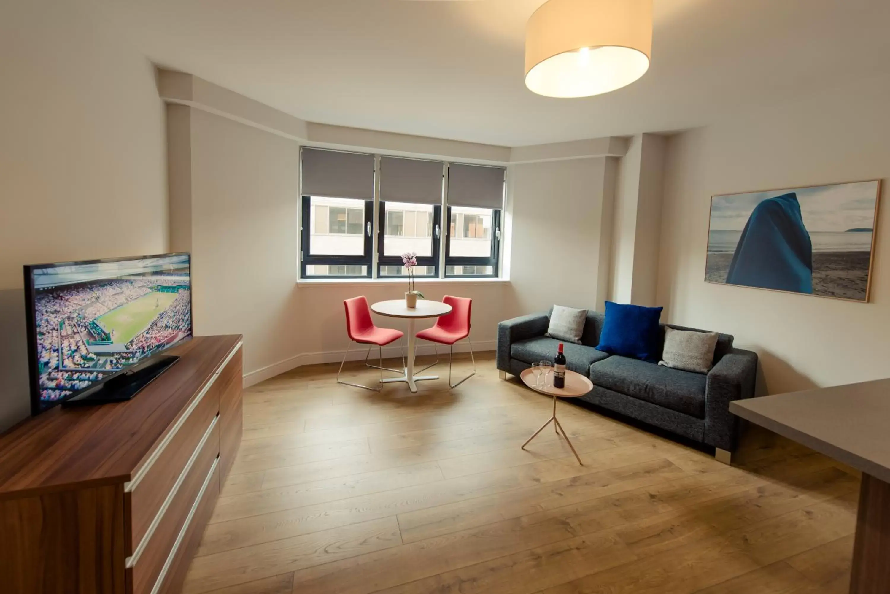 Living room, Seating Area in PREMIER SUITES PLUS Glasgow Bath Street