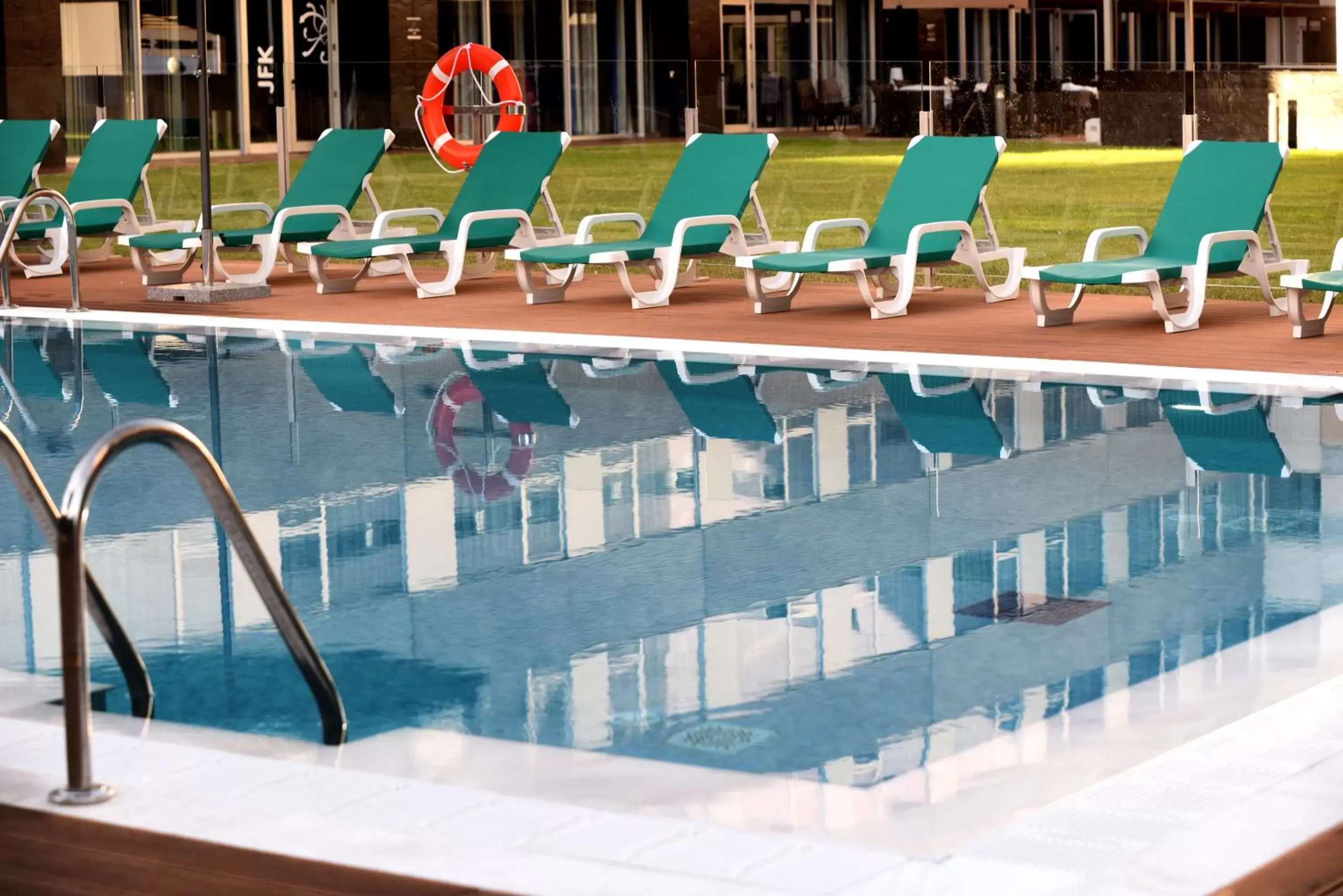 Swimming pool in Axor Feria Swimming pool in Axor Feria