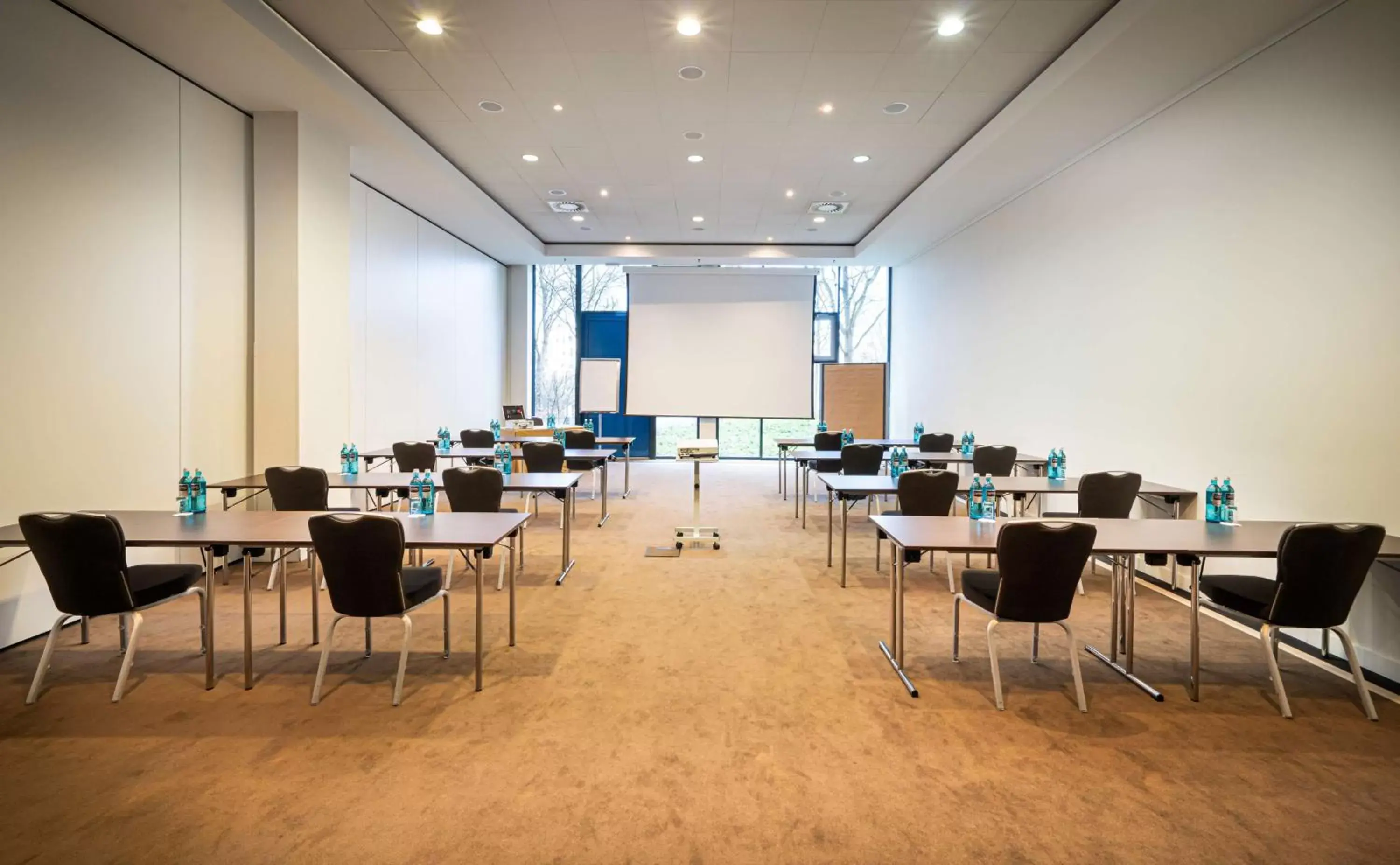 Meeting/conference room in Rilano 24/7 Hotel München