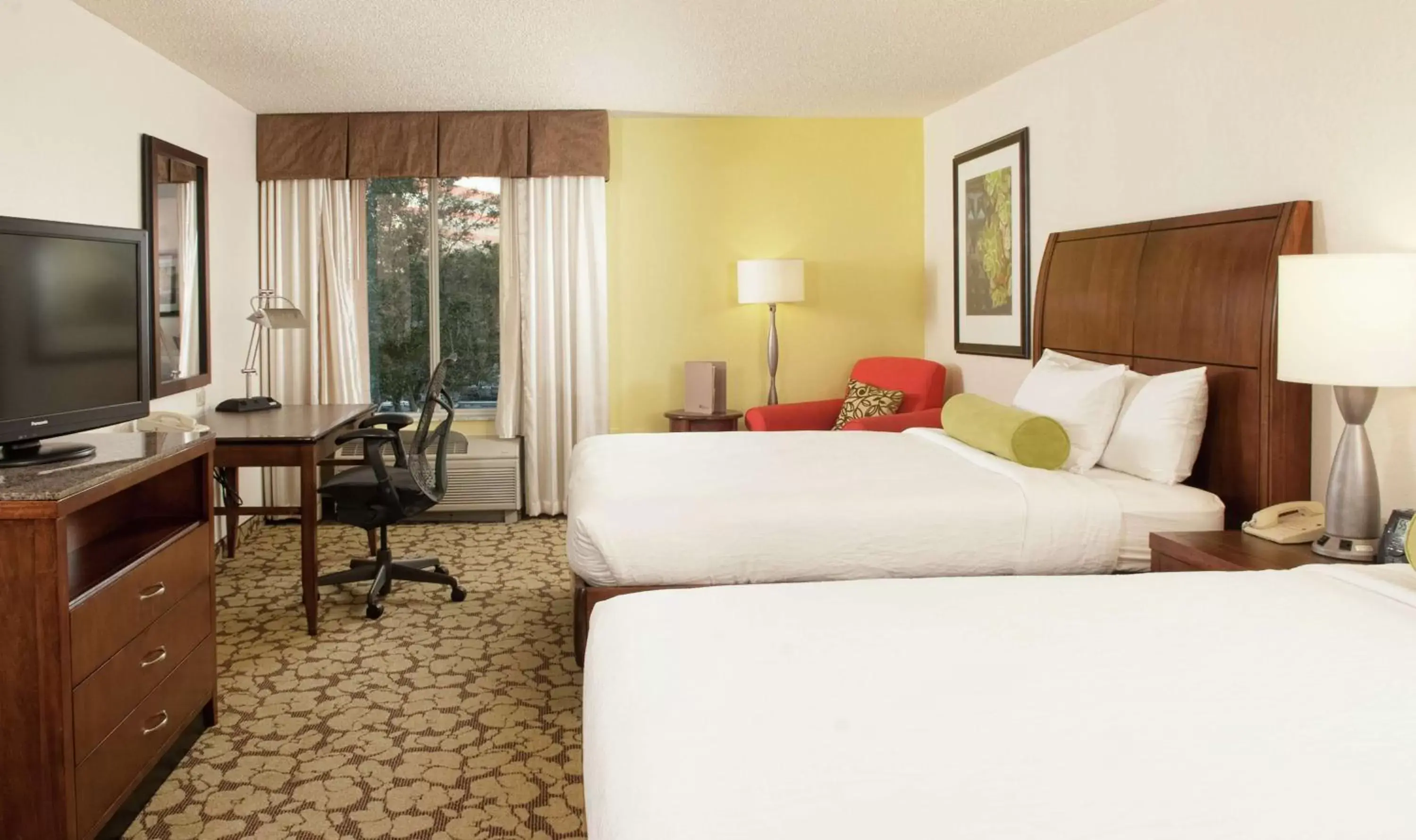Bedroom in Hilton Garden Inn Orlando Airport