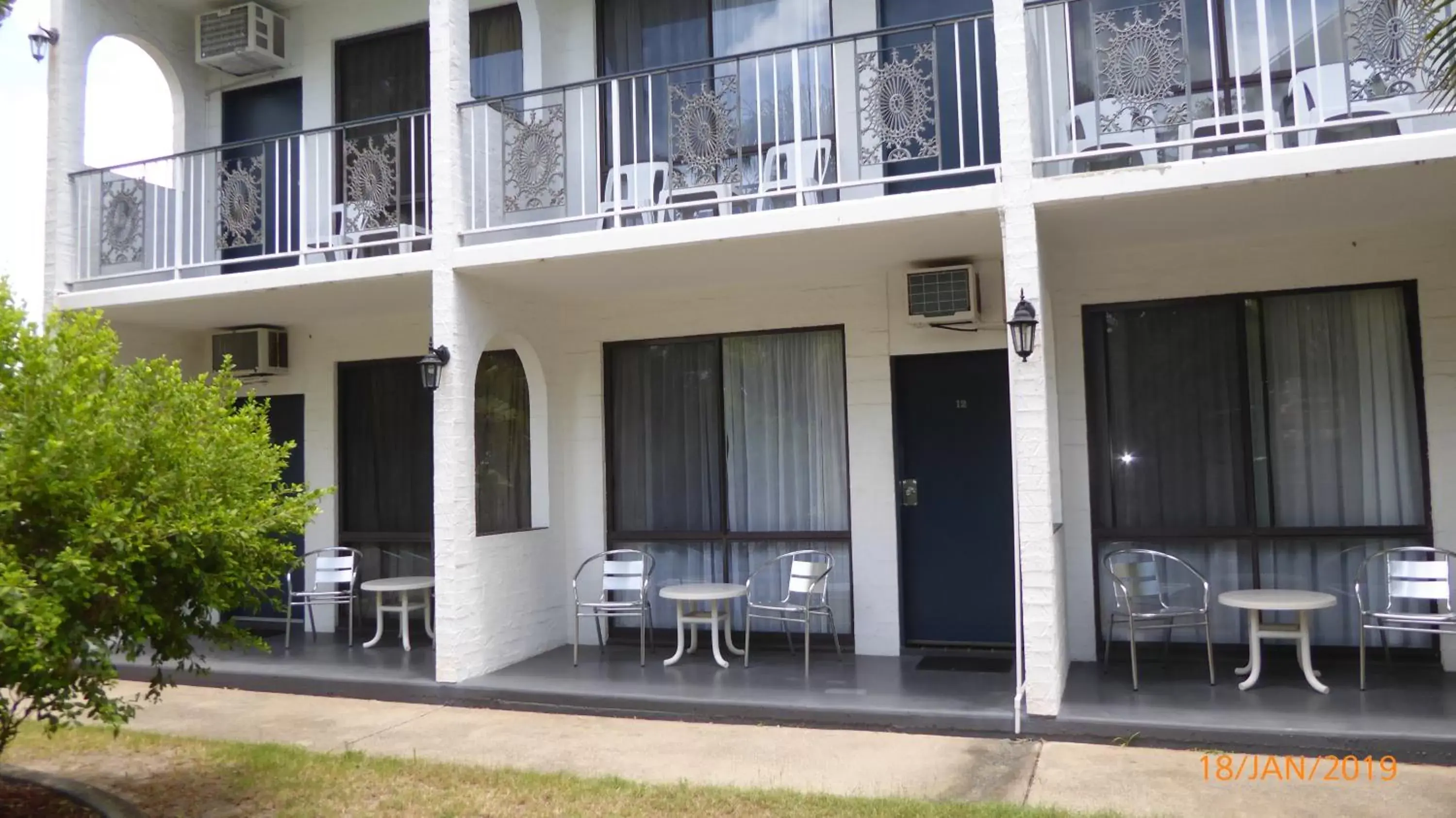 Balcony/Terrace in Tower Court Motel