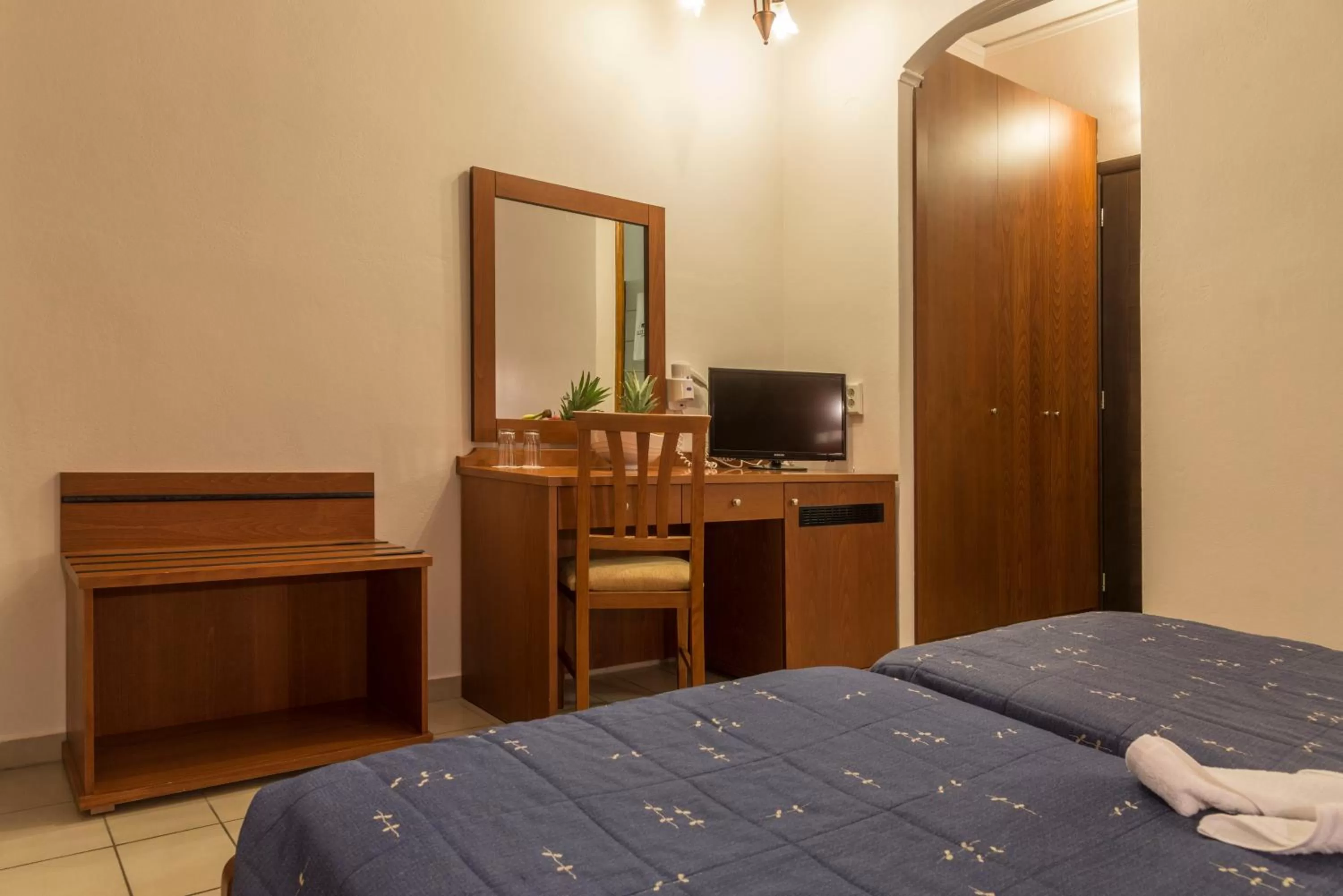 Photo of the whole room, Bed in Agrelli Hotel & Suites