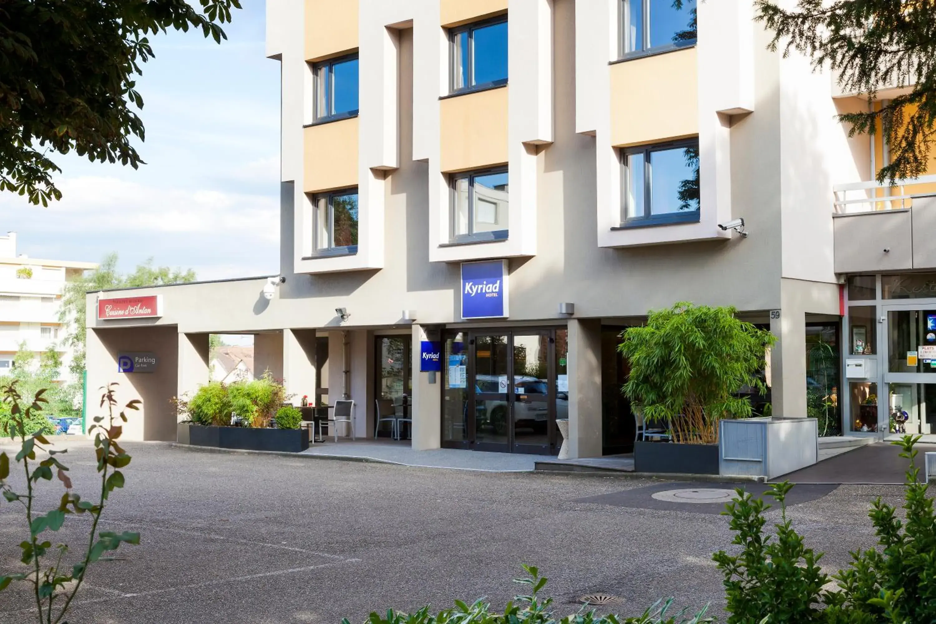 Facade/Entrance in Kyriad Hotel Strasbourg Lingolsheim