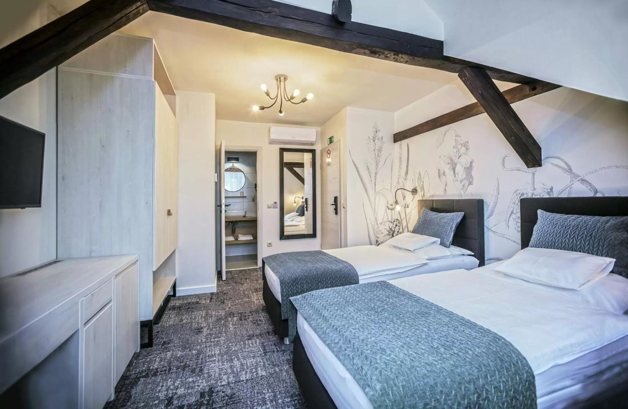 Bed in Piccolo Panzió Vendéglő Vinoteca