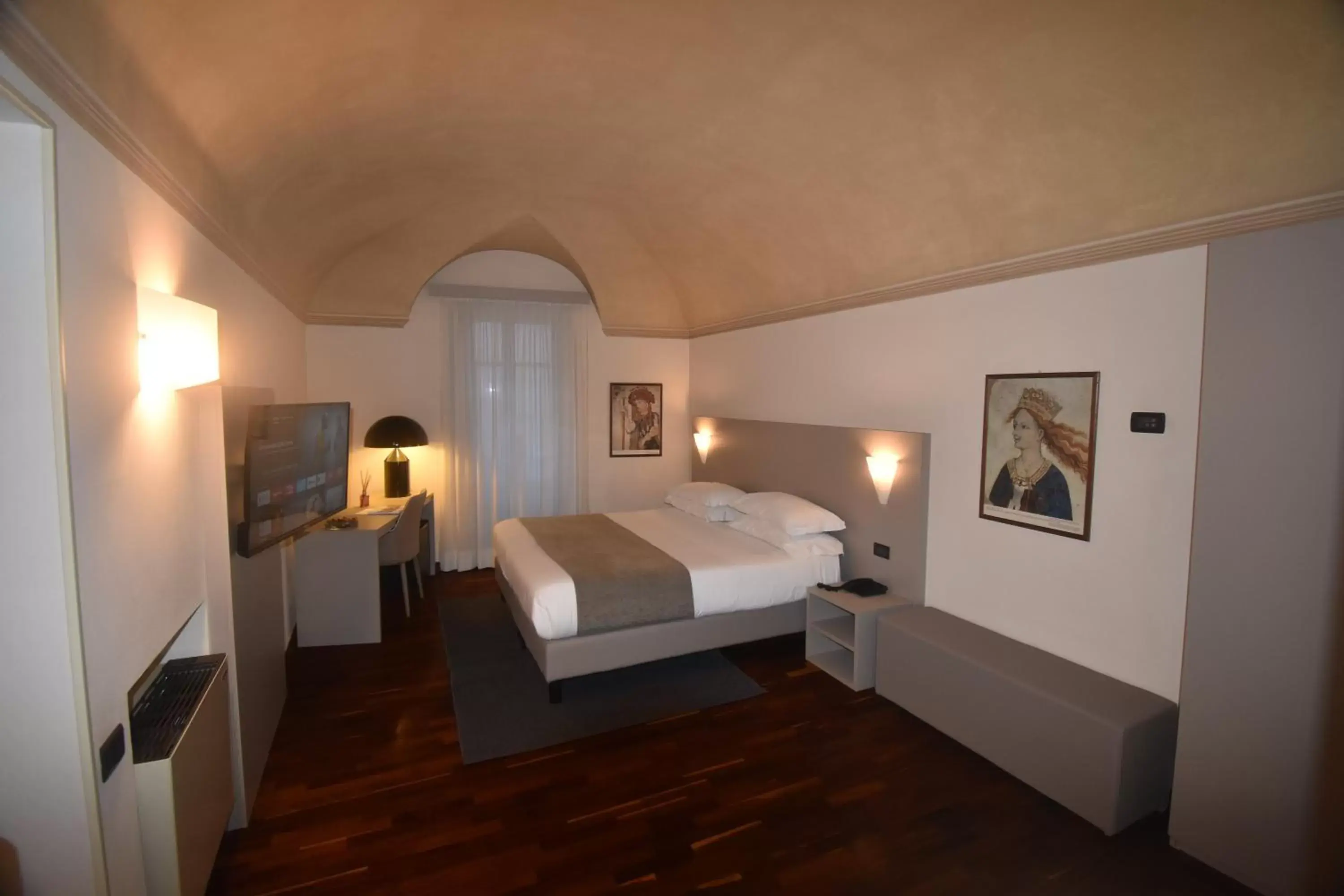 Photo of the whole room, Bed in Hotel Boutique Antiche Mura