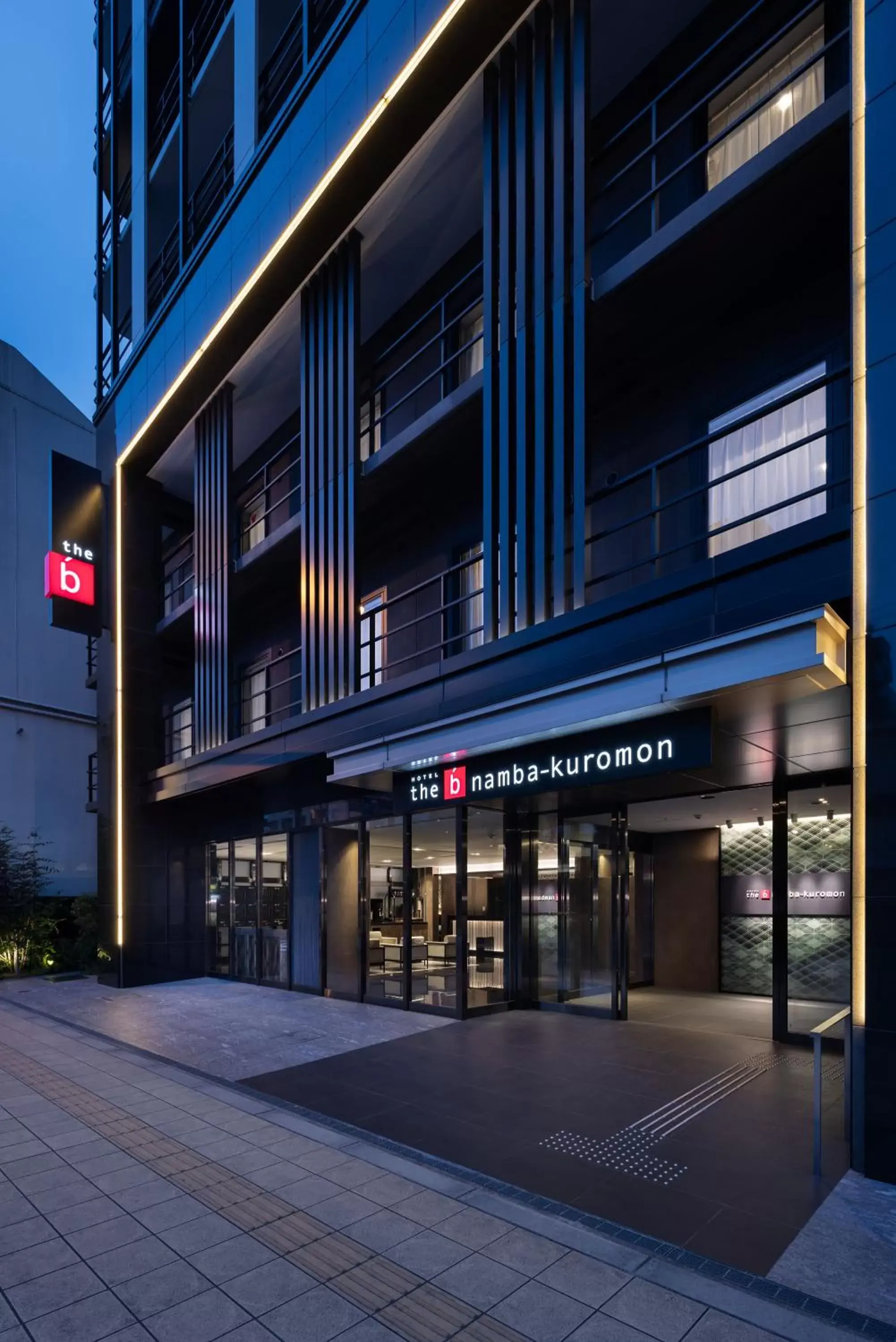 Property building in the b namba-kuromon Property building in the b namba-kuromon