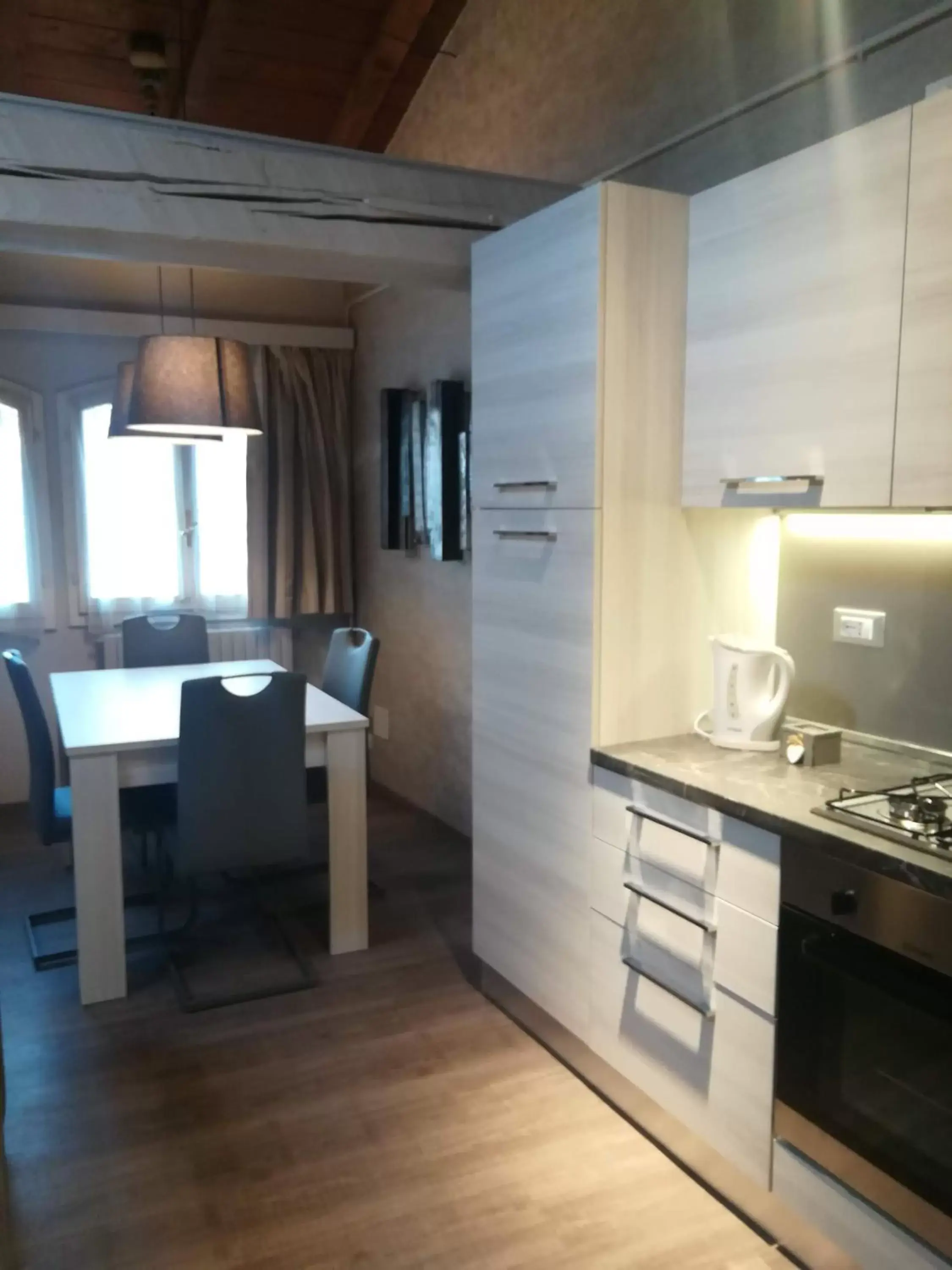 Dining area, Kitchen/Kitchenette in Hotel Centrale