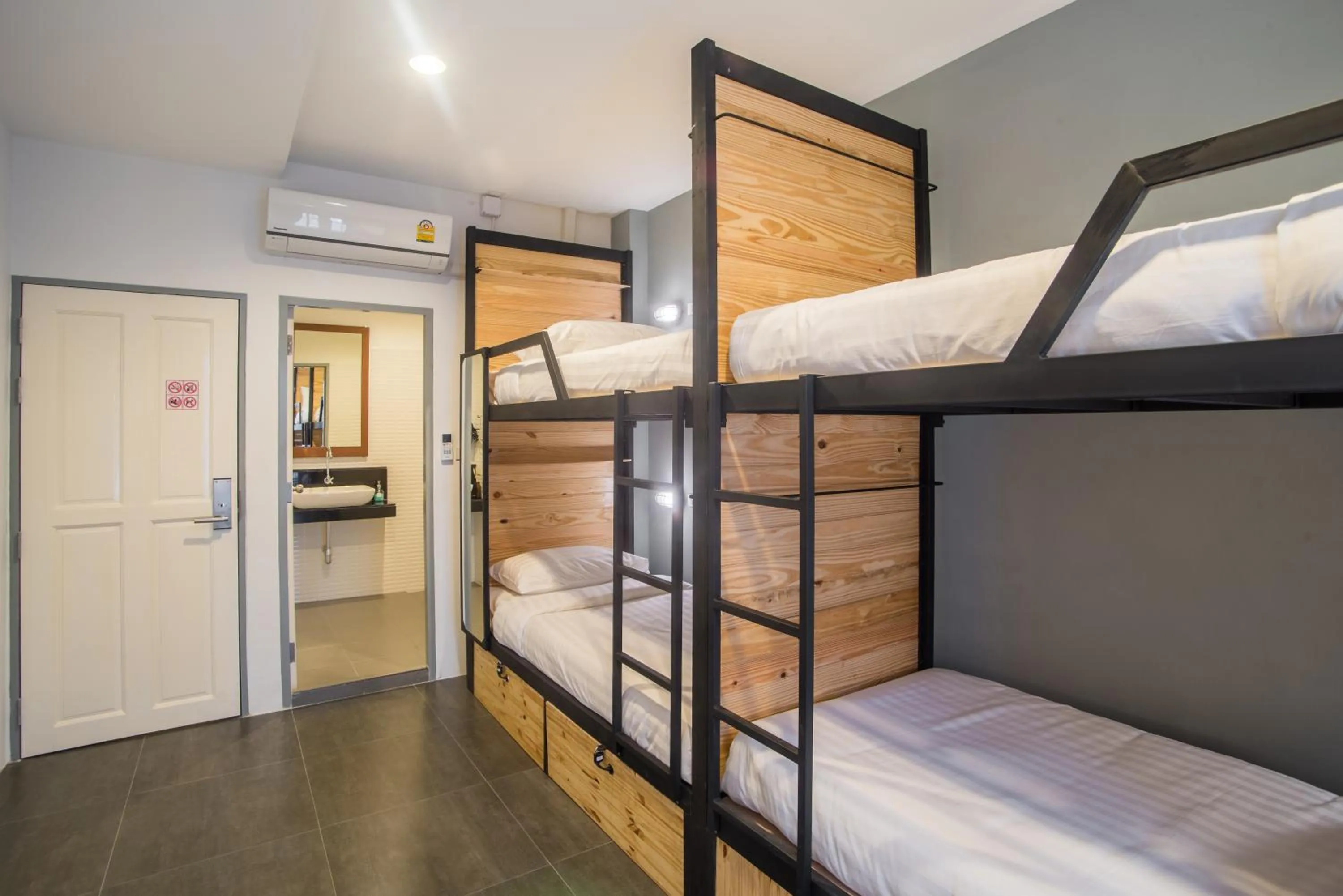 Bedroom, Bed in X9Hostel