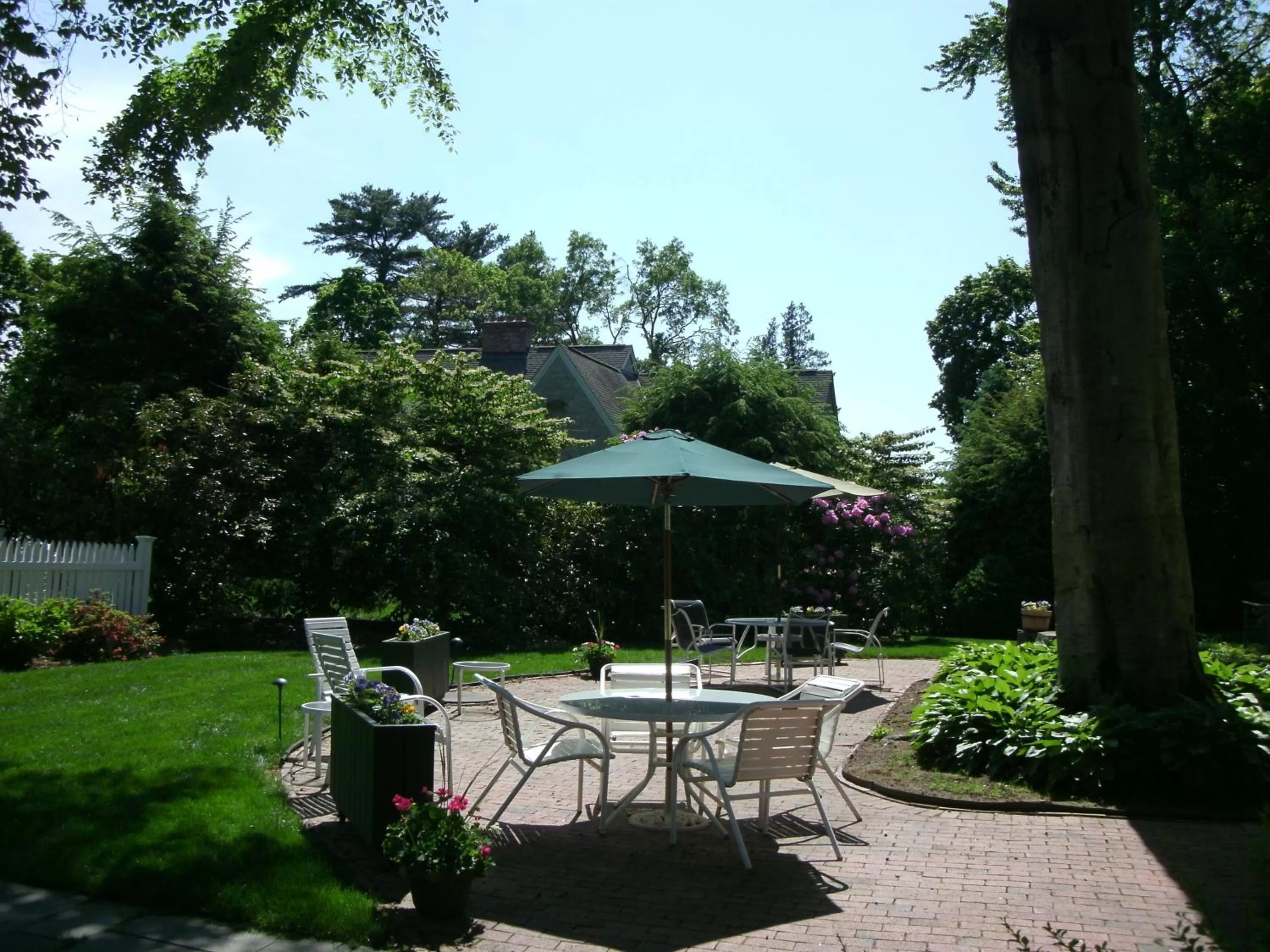 Facade/entrance in Stanton House Inn