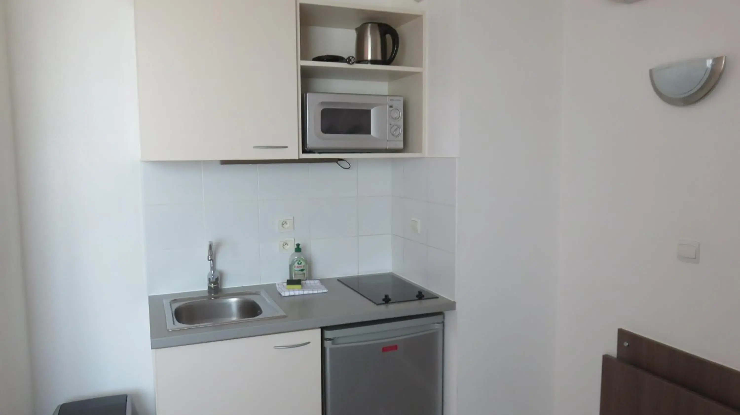 Kitchen or kitchenette, Kitchen/Kitchenette in Appart-Hotel Mer & Golf City Perpignan Centre