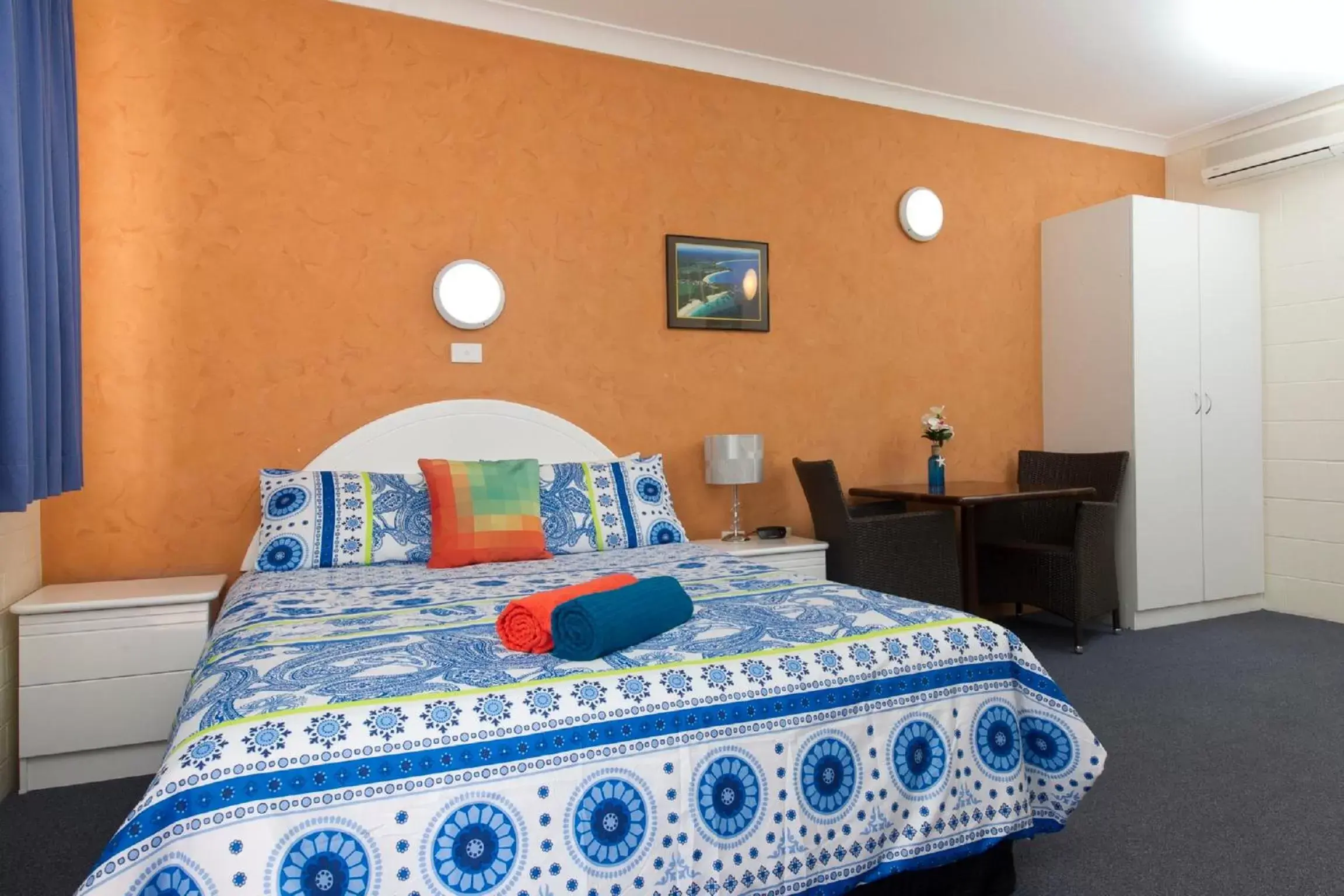 Bed in Tuncurry Beach Motel